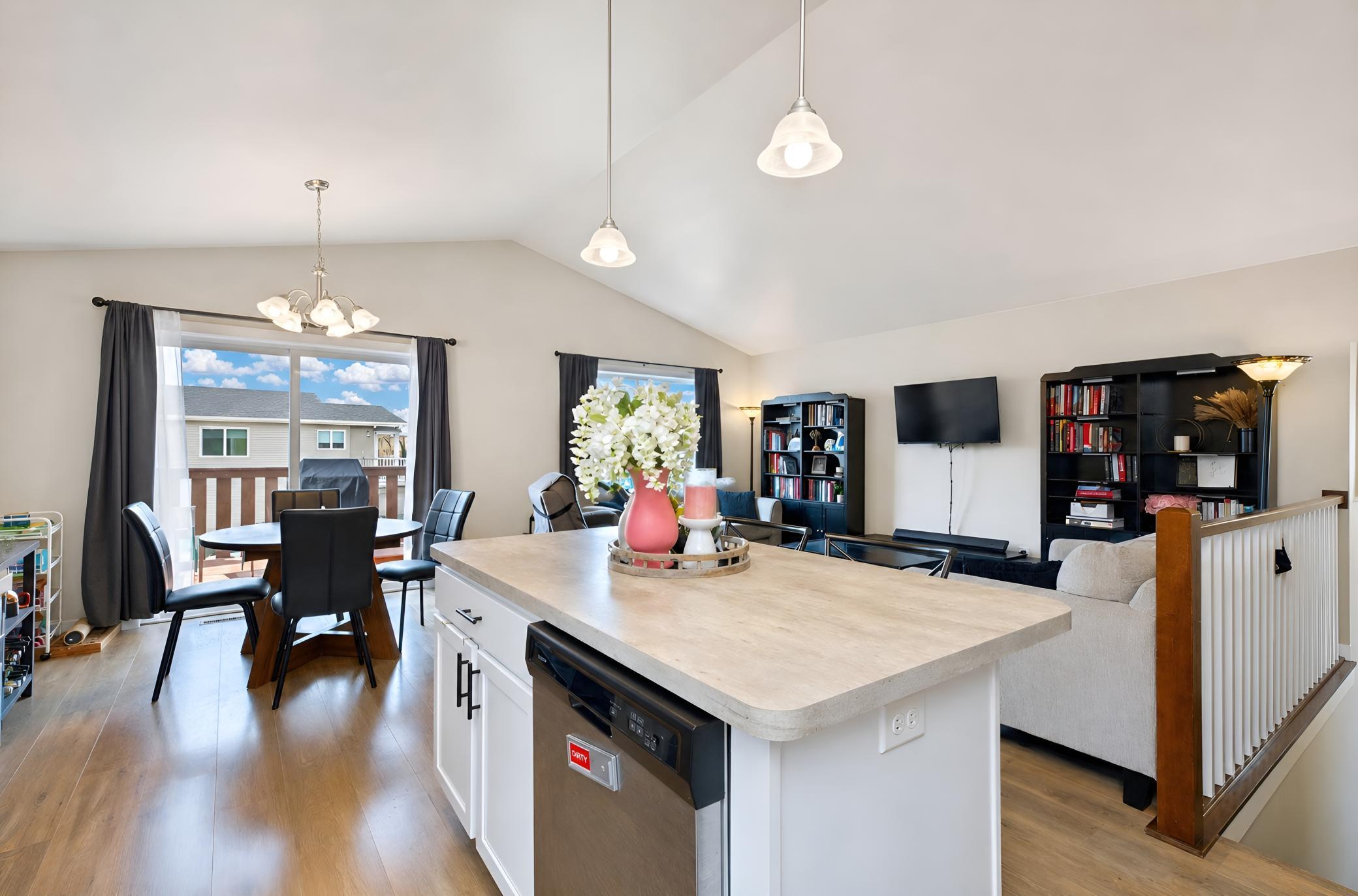 2019 single family home for sale at 2754 10th Street W in West Fargo, ND — 3 bed, 2 bath (photo 8 of 36)