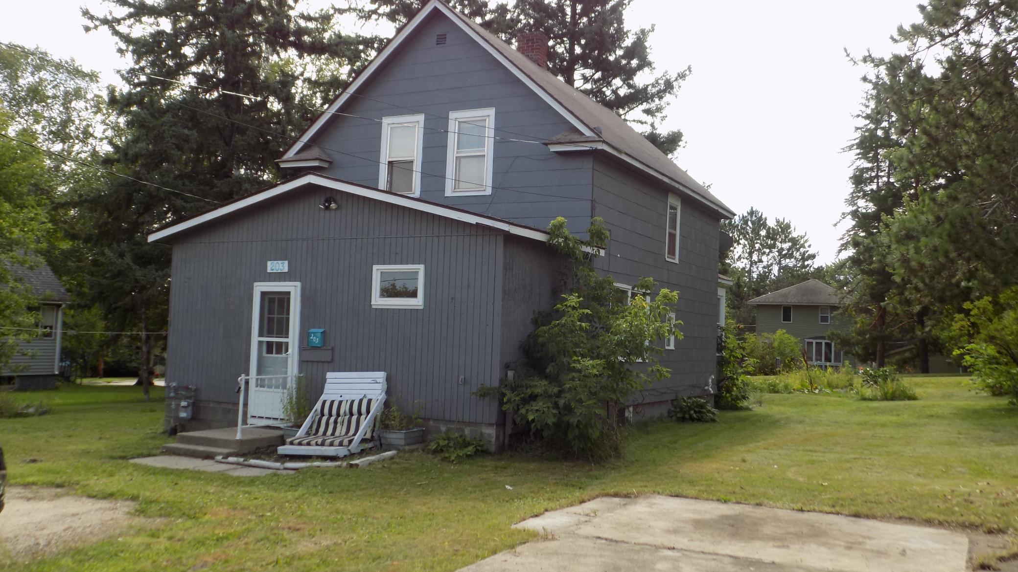 1950 single family home for sale at 203 Mitchell Street in Coleraine, MN — 3 bed, 2 bath (photo 13 of 13)