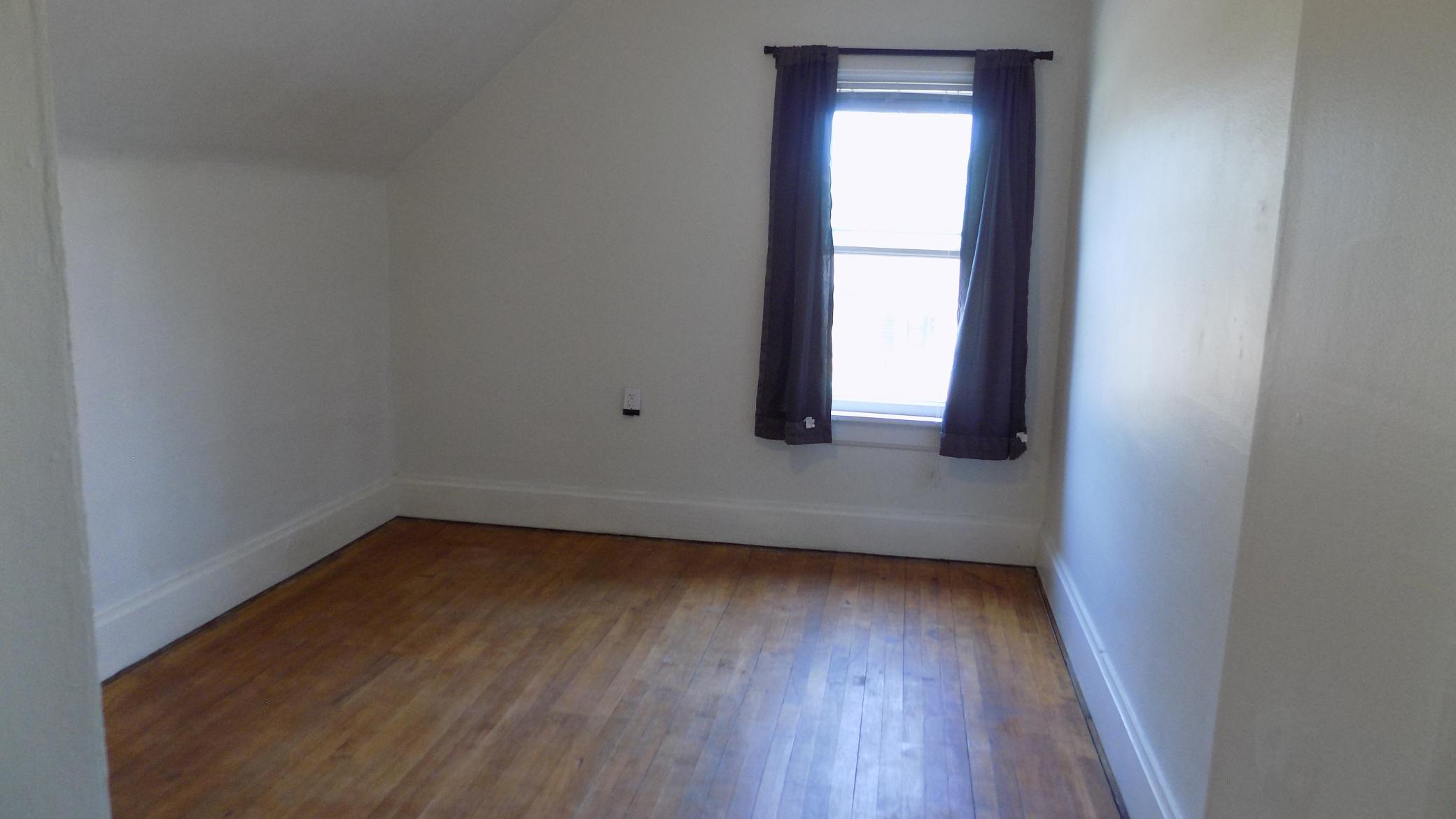 1950 single family home for sale at 203 Mitchell Street in Coleraine, MN — 3 bed, 2 bath (photo 9 of 13)