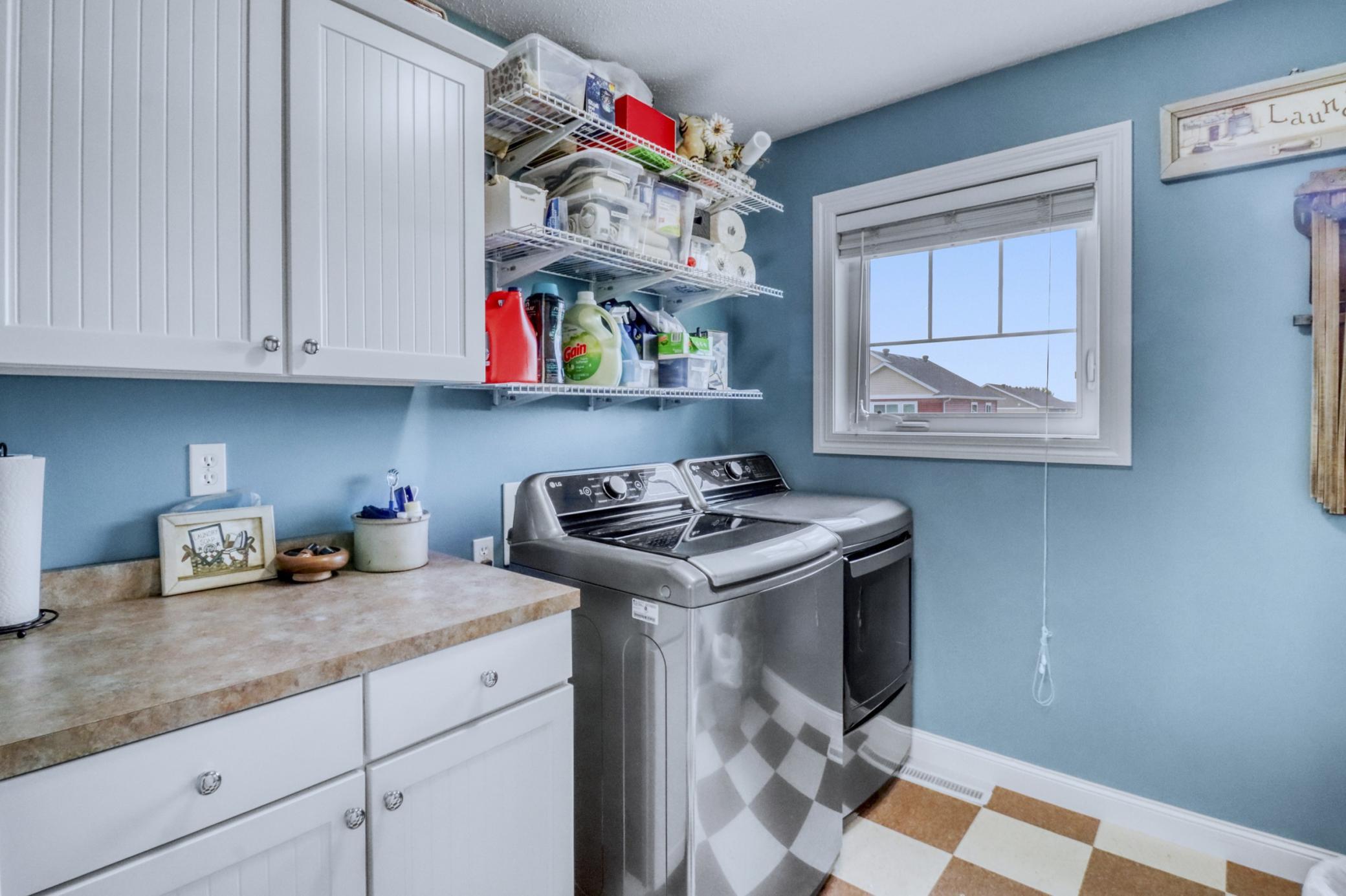 2007 single family home for sale at 4945 38th Avenue S in Fargo, ND — 4 bed, 4 bath (photo 25 of 72)