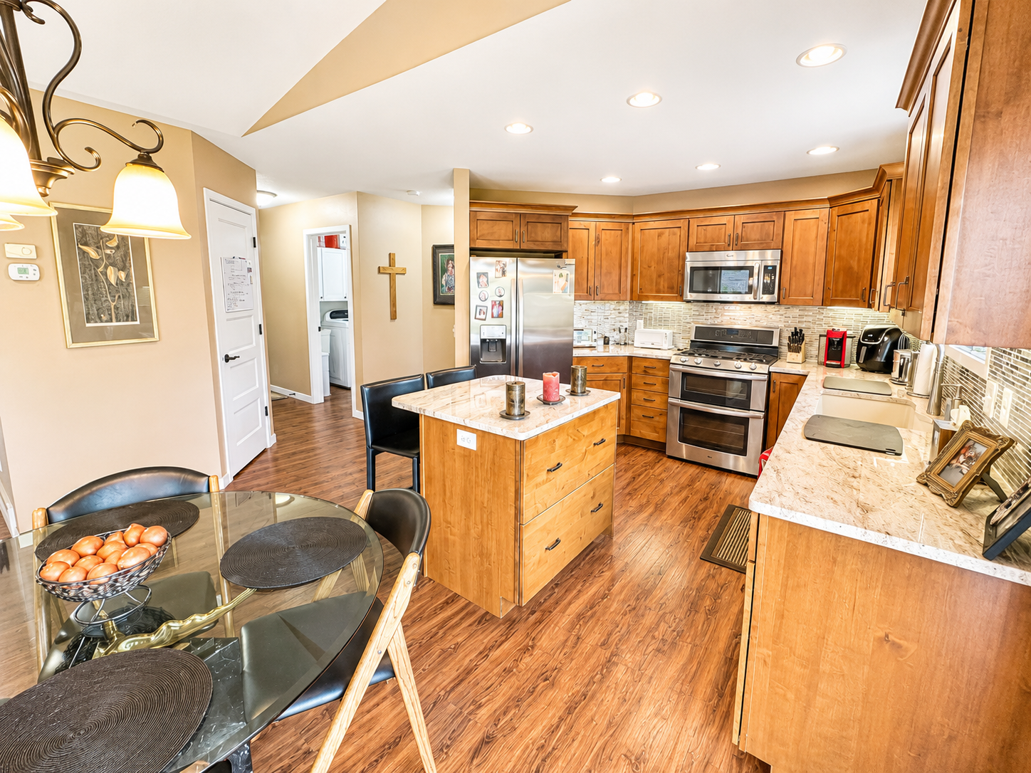 2014 single family home for sale at 600 14th Street NW in Perham, MN — 4 bed, 3 bath (photo 4 of 40)
