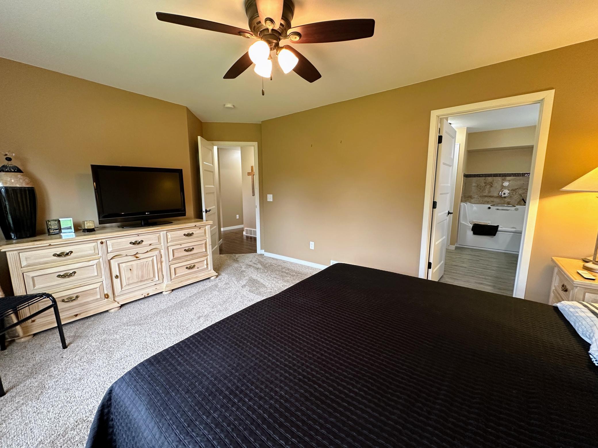 2014 single family home for sale at 600 14th Street NW in Perham, MN — 4 bed, 3 bath (photo 6 of 40)