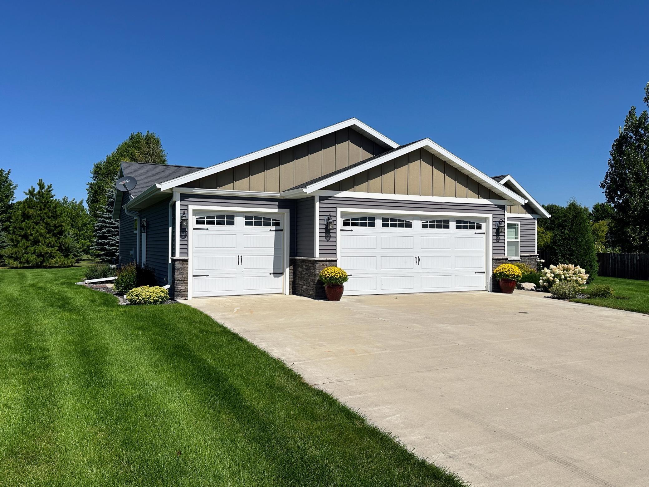 2014 single family home for sale at 600 14th Street NW in Perham, MN — 4 bed, 3 bath (photo 10 of 40)