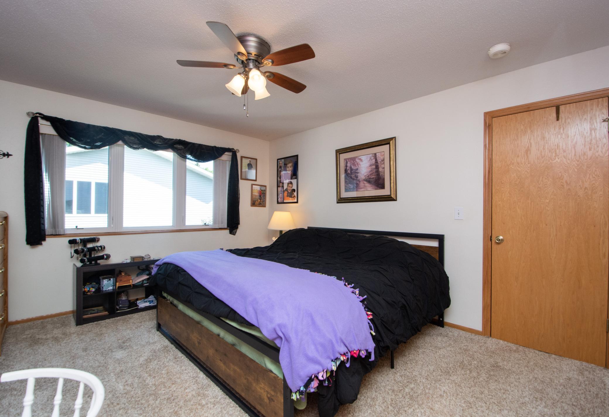 1999 single family home for sale at 1519 Sunset Boulevard in Hawley, MN — 4 bed, 2 bath (photo 18 of 47)