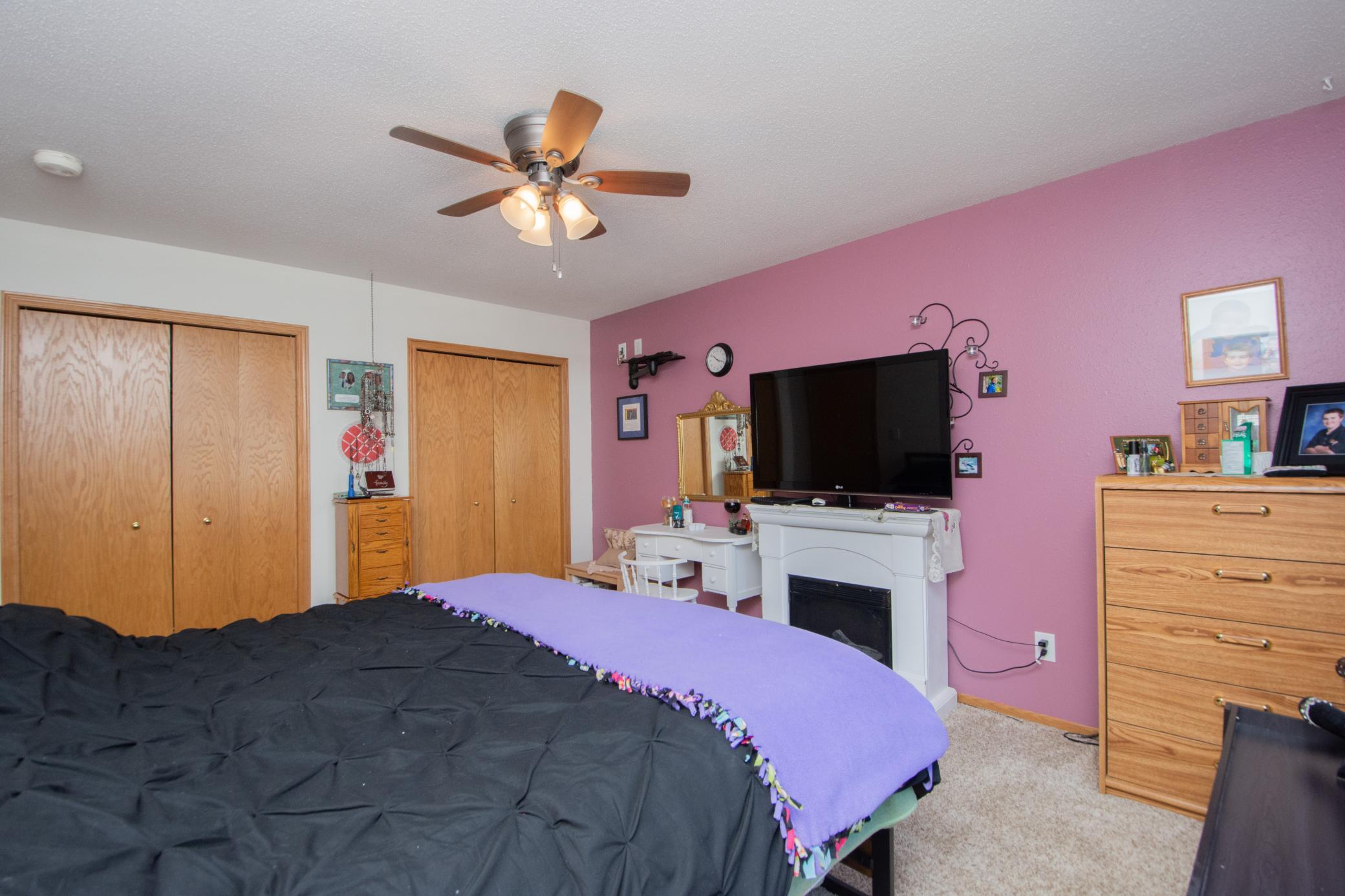 1999 single family home for sale at 1519 Sunset Boulevard in Hawley, MN — 4 bed, 2 bath (photo 20 of 47)