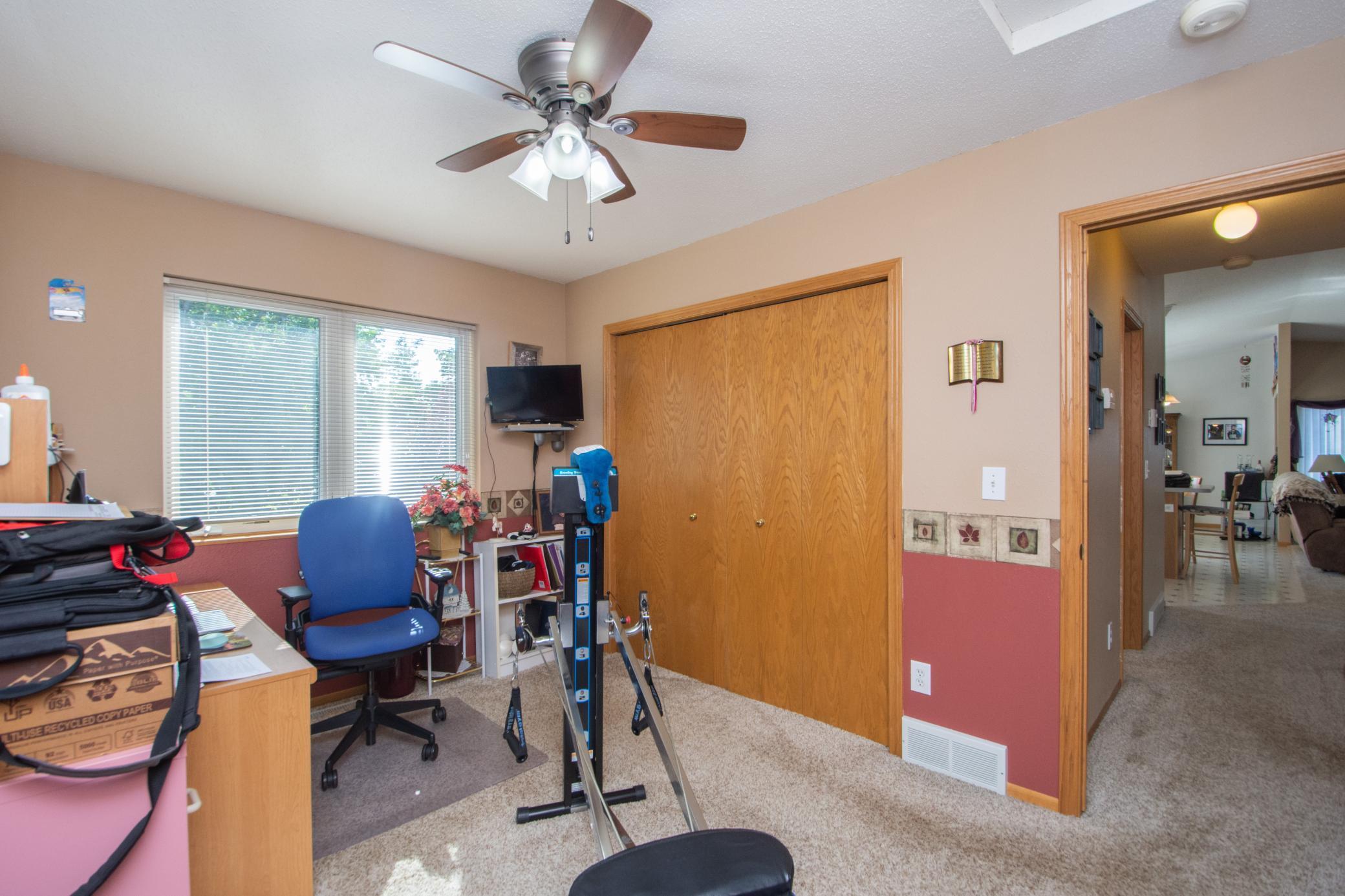 1999 single family home for sale at 1519 Sunset Boulevard in Hawley, MN — 4 bed, 2 bath (photo 22 of 47)