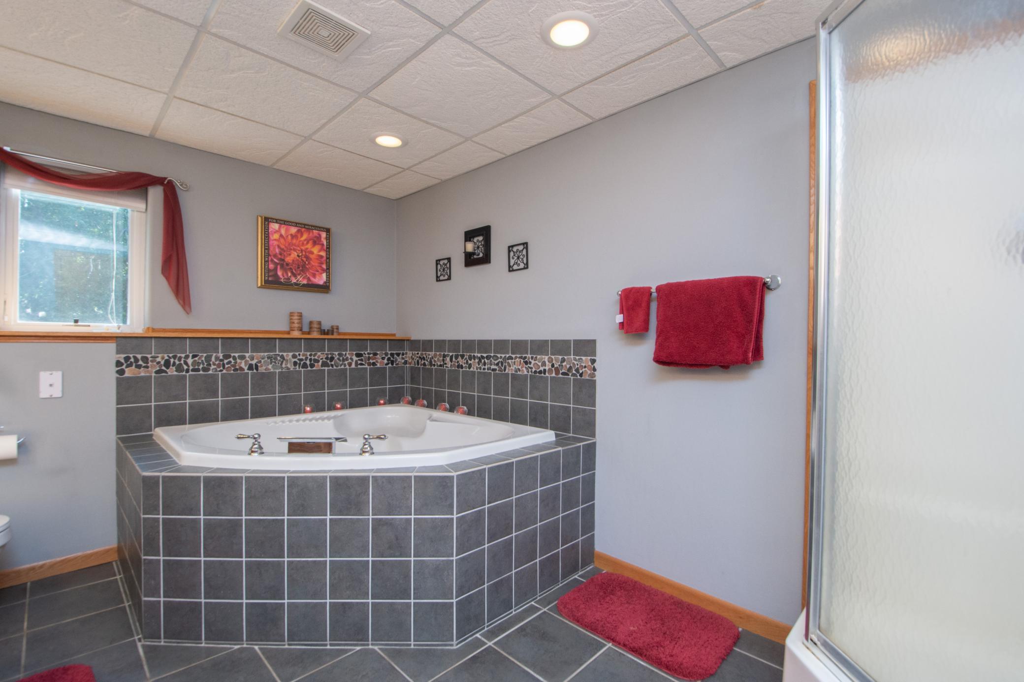 1999 single family home for sale at 1519 Sunset Boulevard in Hawley, MN — 4 bed, 2 bath (photo 28 of 47)