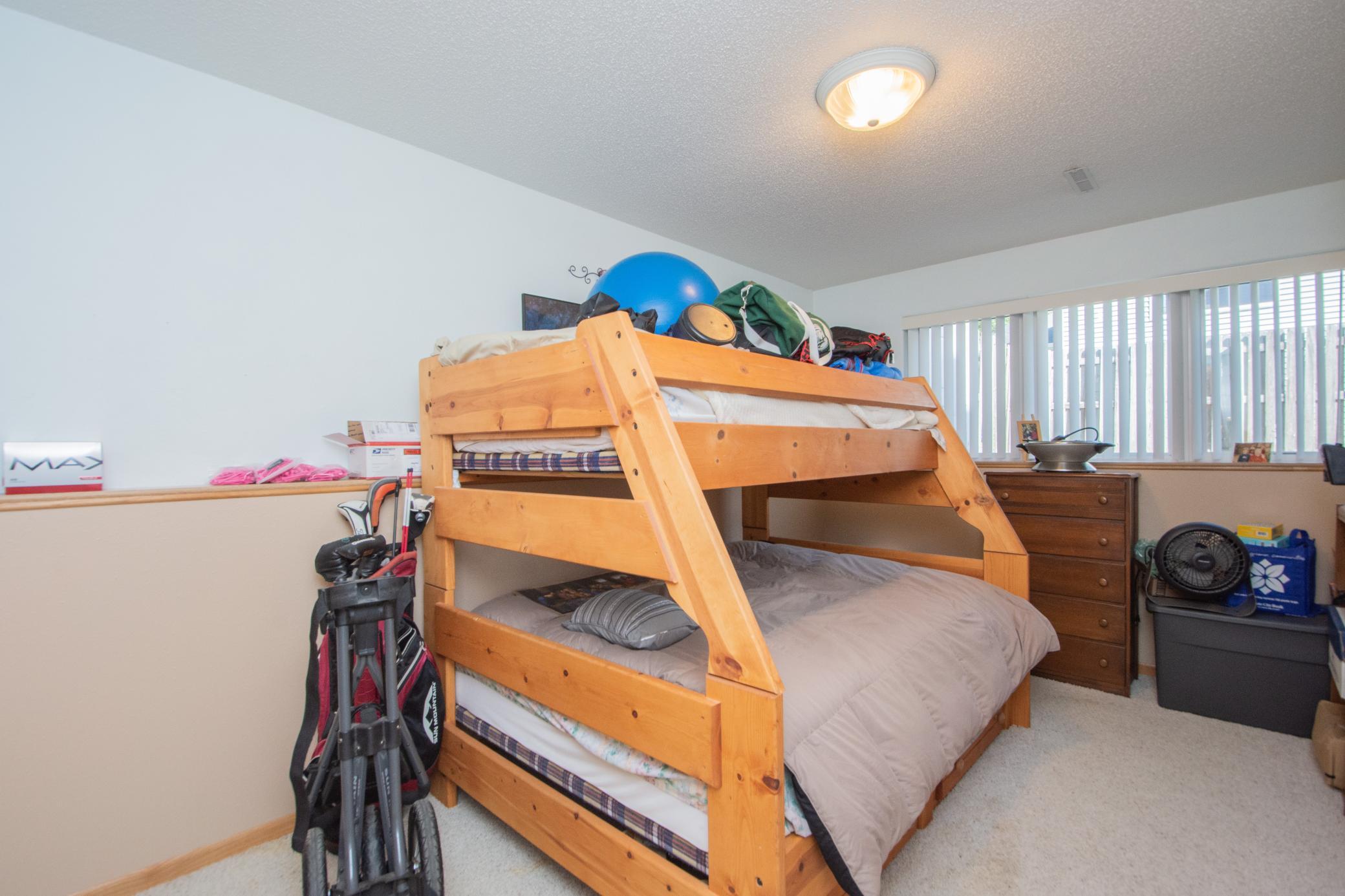 1999 single family home for sale at 1519 Sunset Boulevard in Hawley, MN — 4 bed, 2 bath (photo 36 of 47)