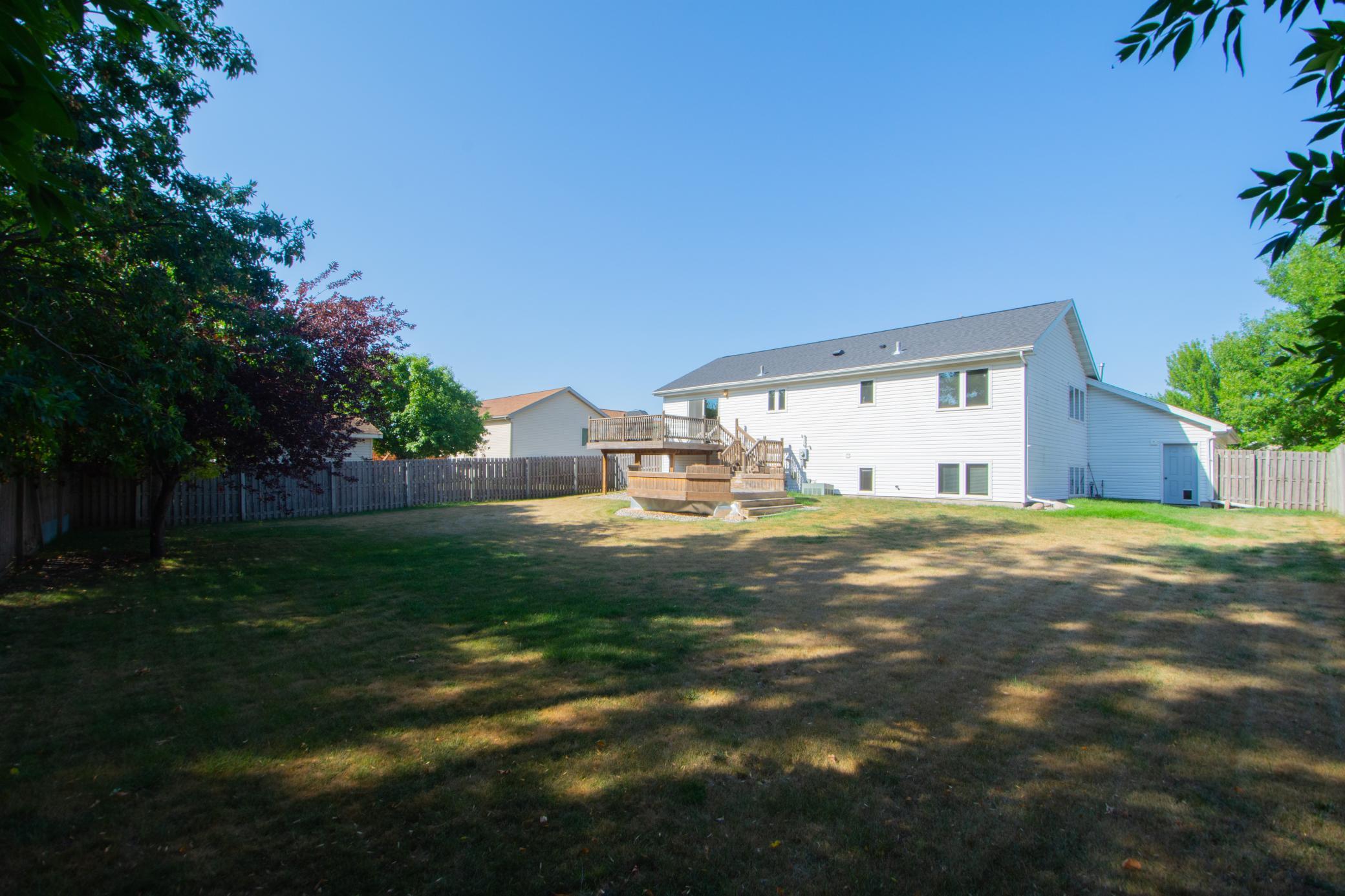 1999 single family home for sale at 1519 Sunset Boulevard in Hawley, MN — 4 bed, 2 bath (photo 43 of 47)