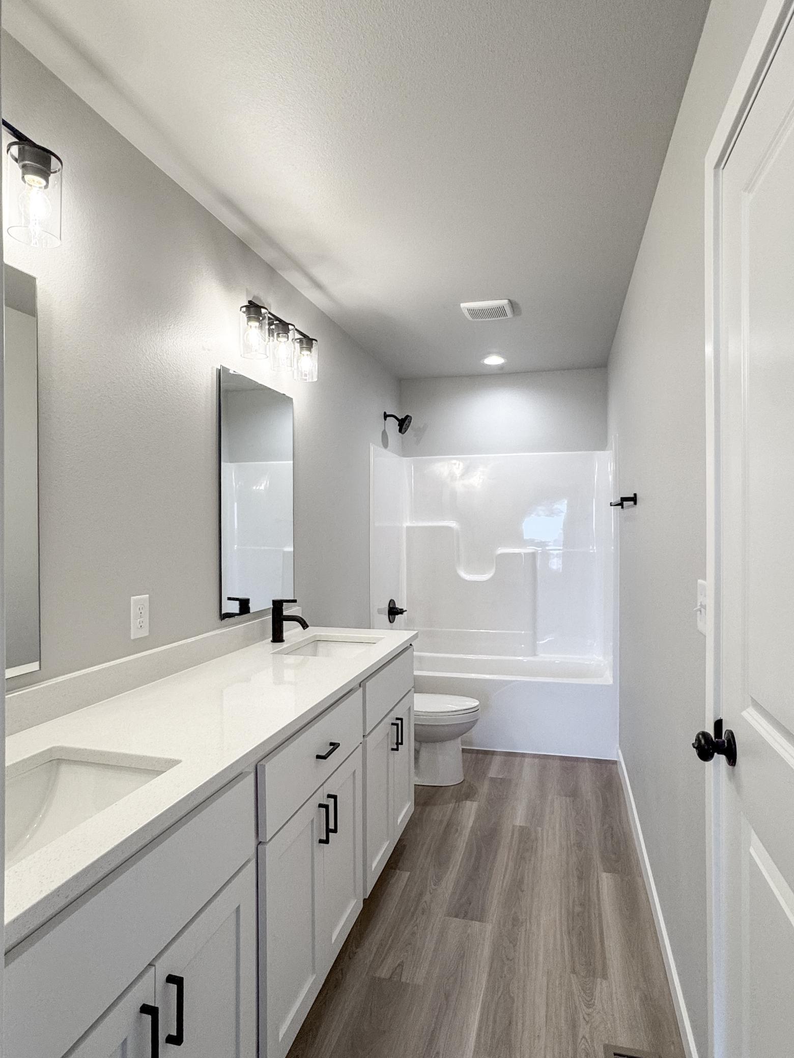 2025 single family home for sale at 1105 Jill Drive W in West Fargo, ND — 3 bed, 2 bath (photo 19 of 35)