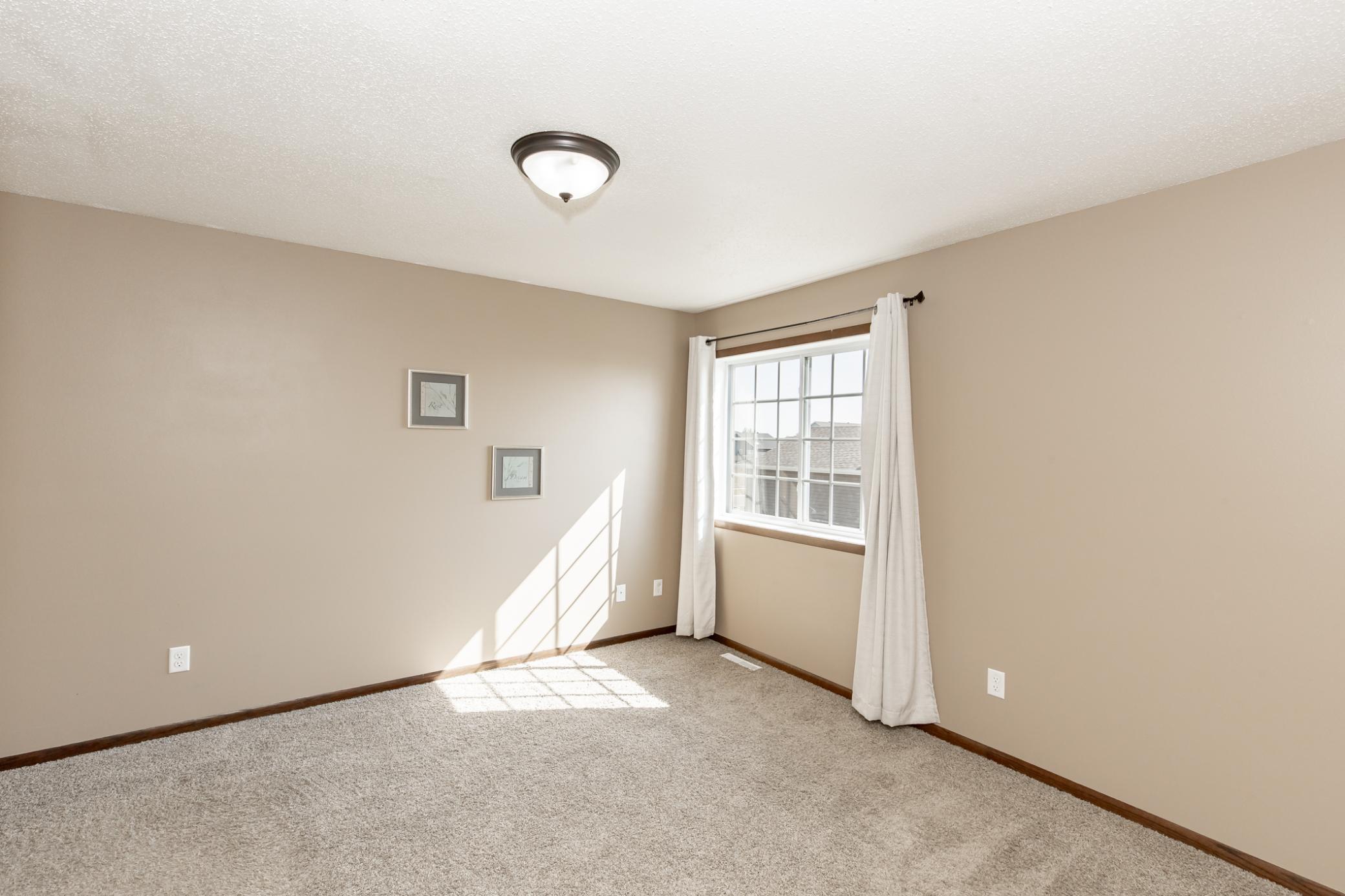 2016 single family home for sale at 613 5th Street E in Horace, ND — 3 bed, 2 bath (photo 15 of 38)