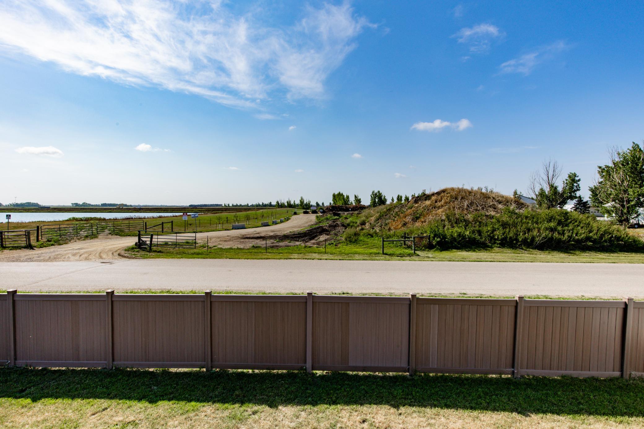 2016 single family home for sale at 613 5th Street E in Horace, ND — 3 bed, 2 bath (photo 38 of 38)