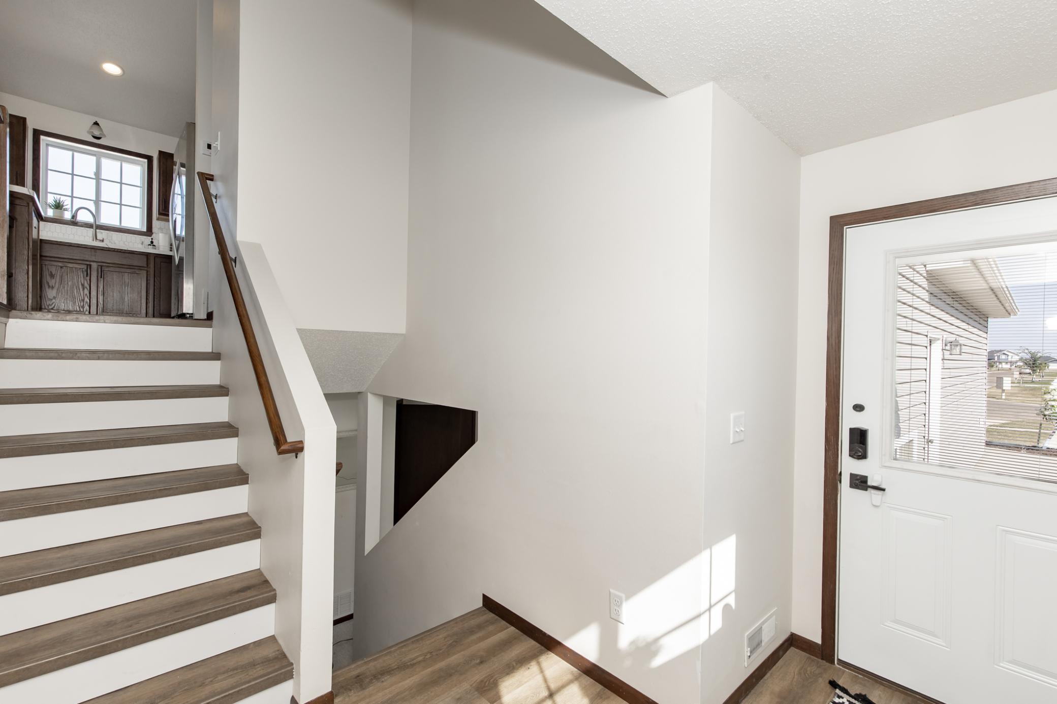 2016 single family home for sale at 613 5th Street E in Horace, ND — 3 bed, 2 bath (photo 5 of 38)