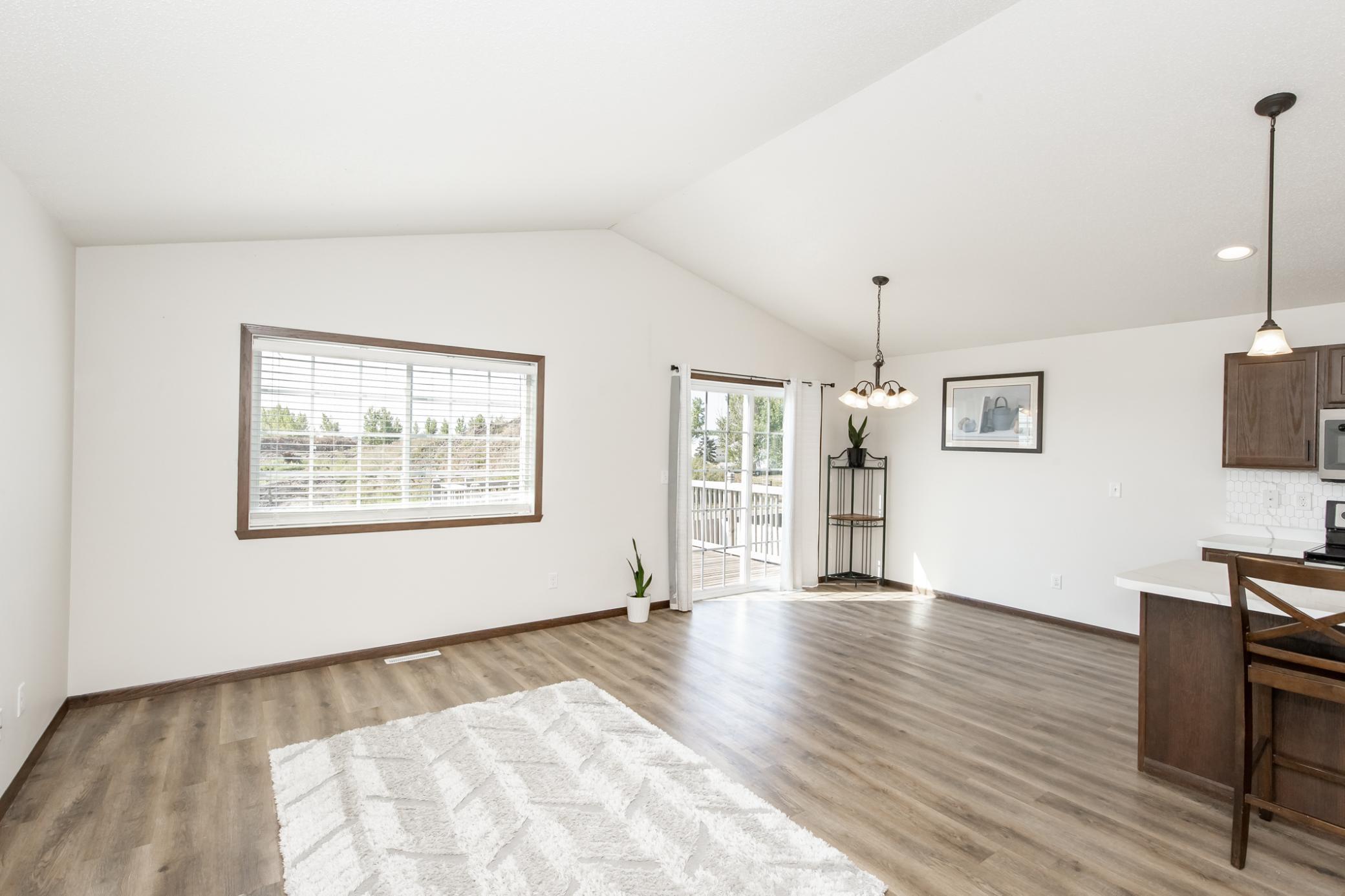 2016 single family home for sale at 613 5th Street E in Horace, ND — 3 bed, 2 bath (photo 6 of 38)