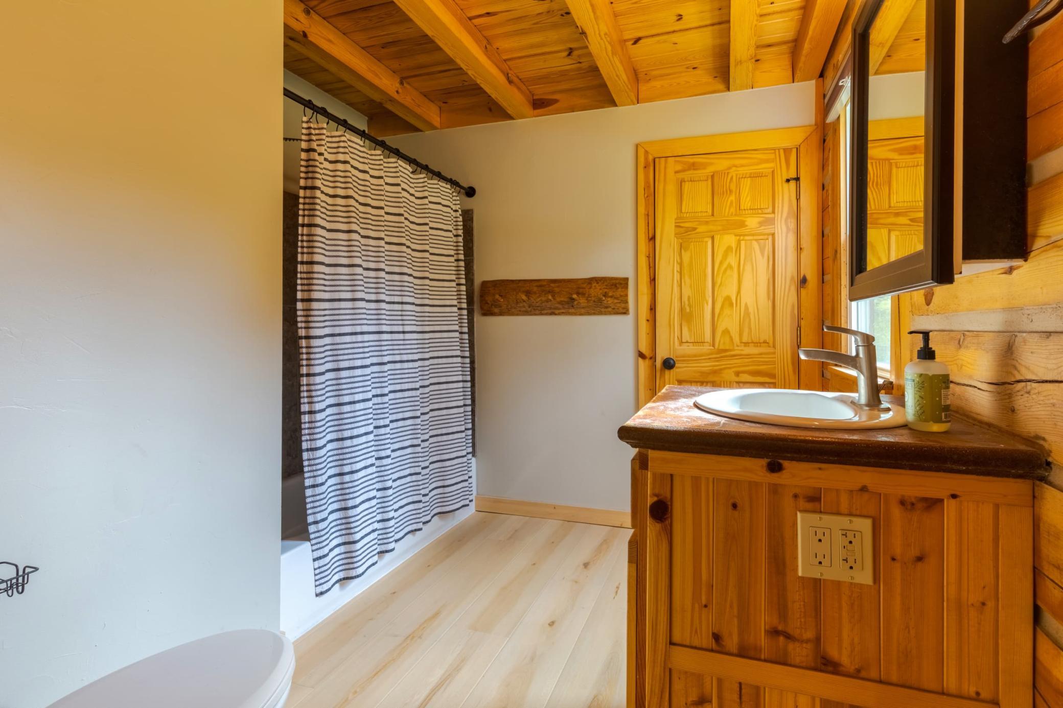 2013 single family home for sale at 9024 Kinn Drive NE in Bemidji, MN — 3 bed, 3 bath (photo 25 of 56)