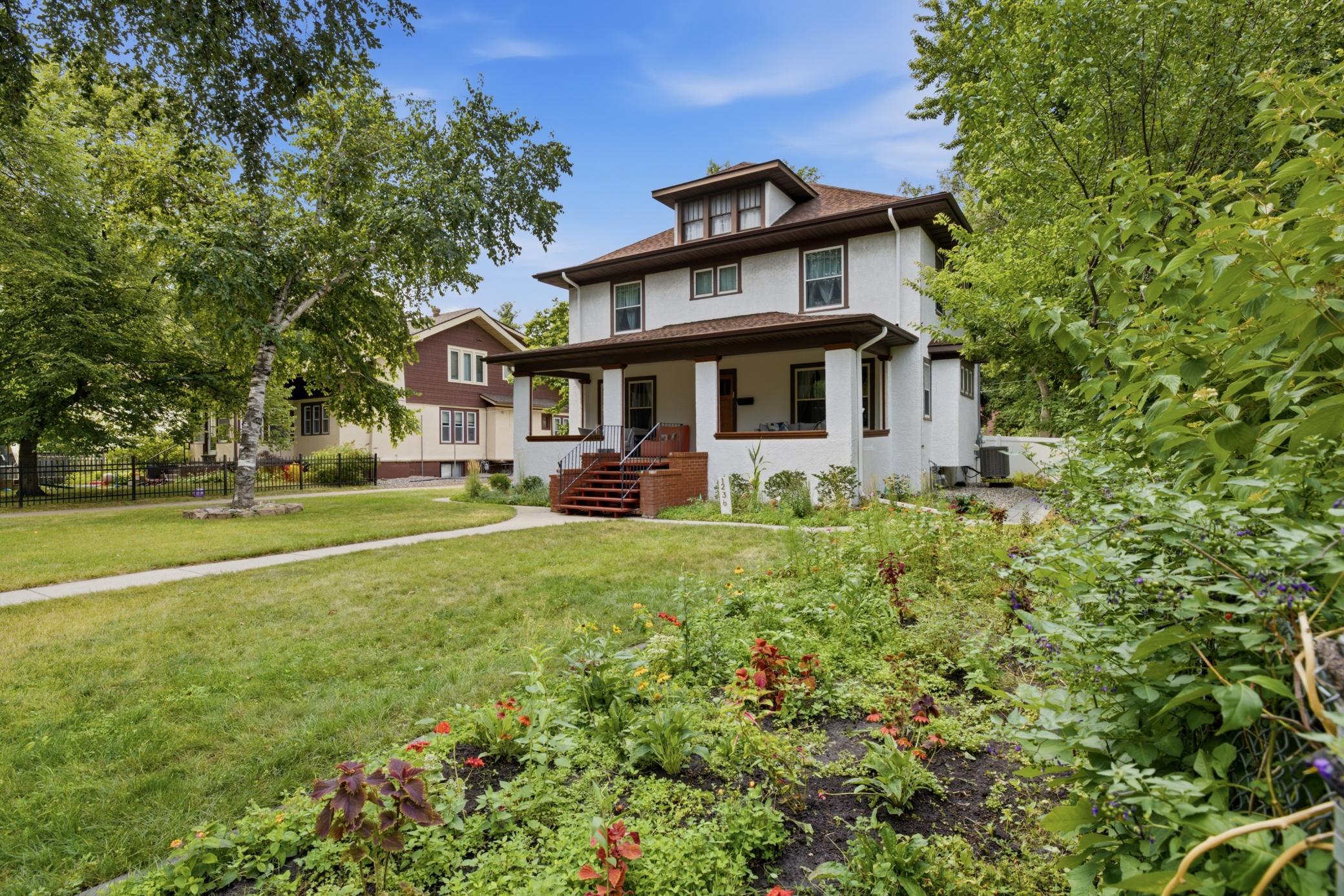 1917 single family home for sale at 1236 Broadway N in Fargo, ND — 5 bed, 3 bath (photo 2 of 82)