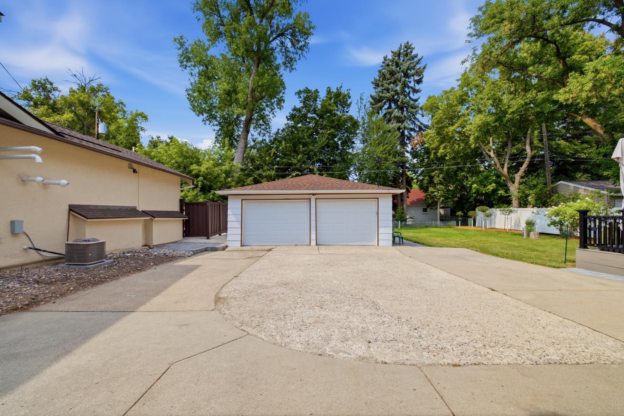 1917 single family home for sale at 1236 Broadway N in Fargo, ND — 5 bed, 3 bath (photo 11 of 82)