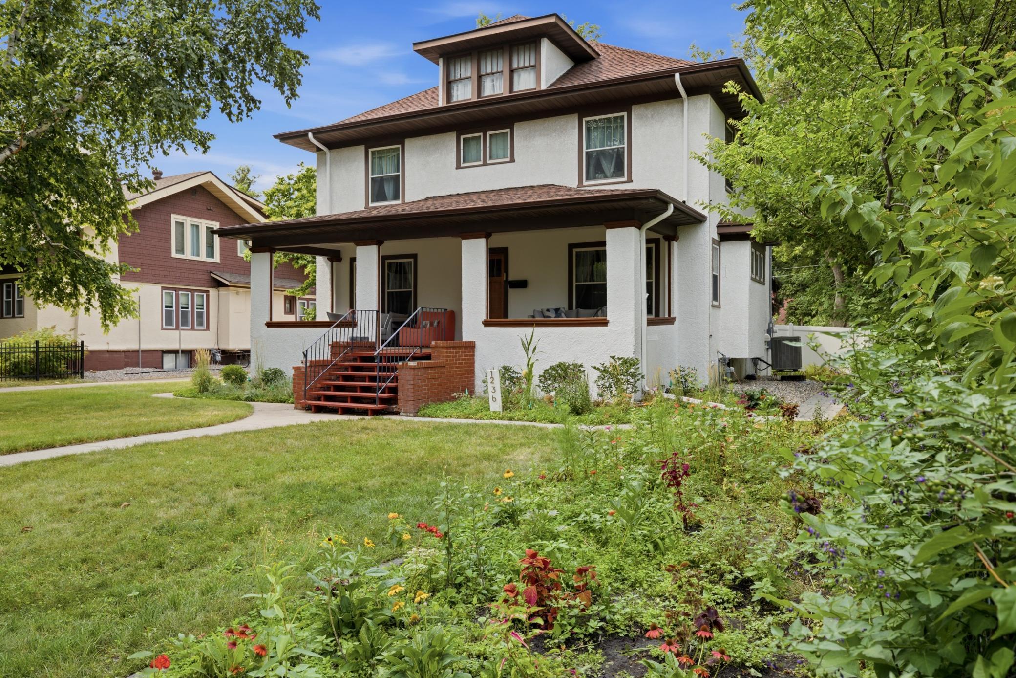 1917 single family home for sale at 1236 Broadway N in Fargo, ND — 5 bed, 3 bath (photo 3 of 82)
