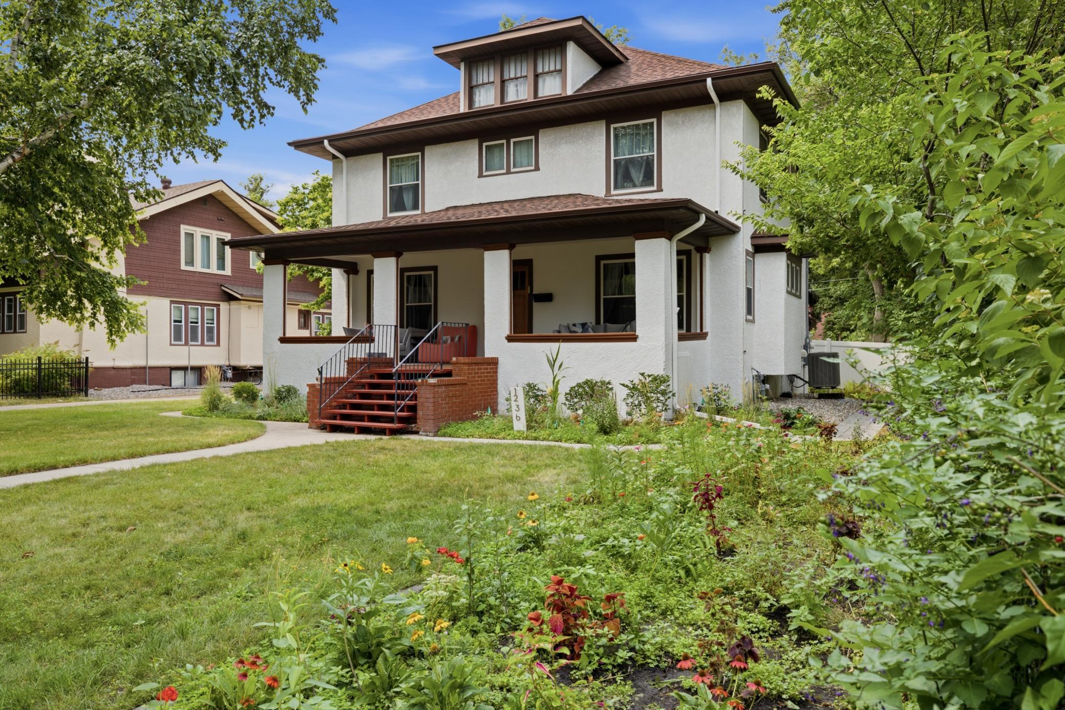 1917 single family home for sale at 1236 Broadway N in Fargo, ND — 5 bed, 3 bath (photo 4 of 82)