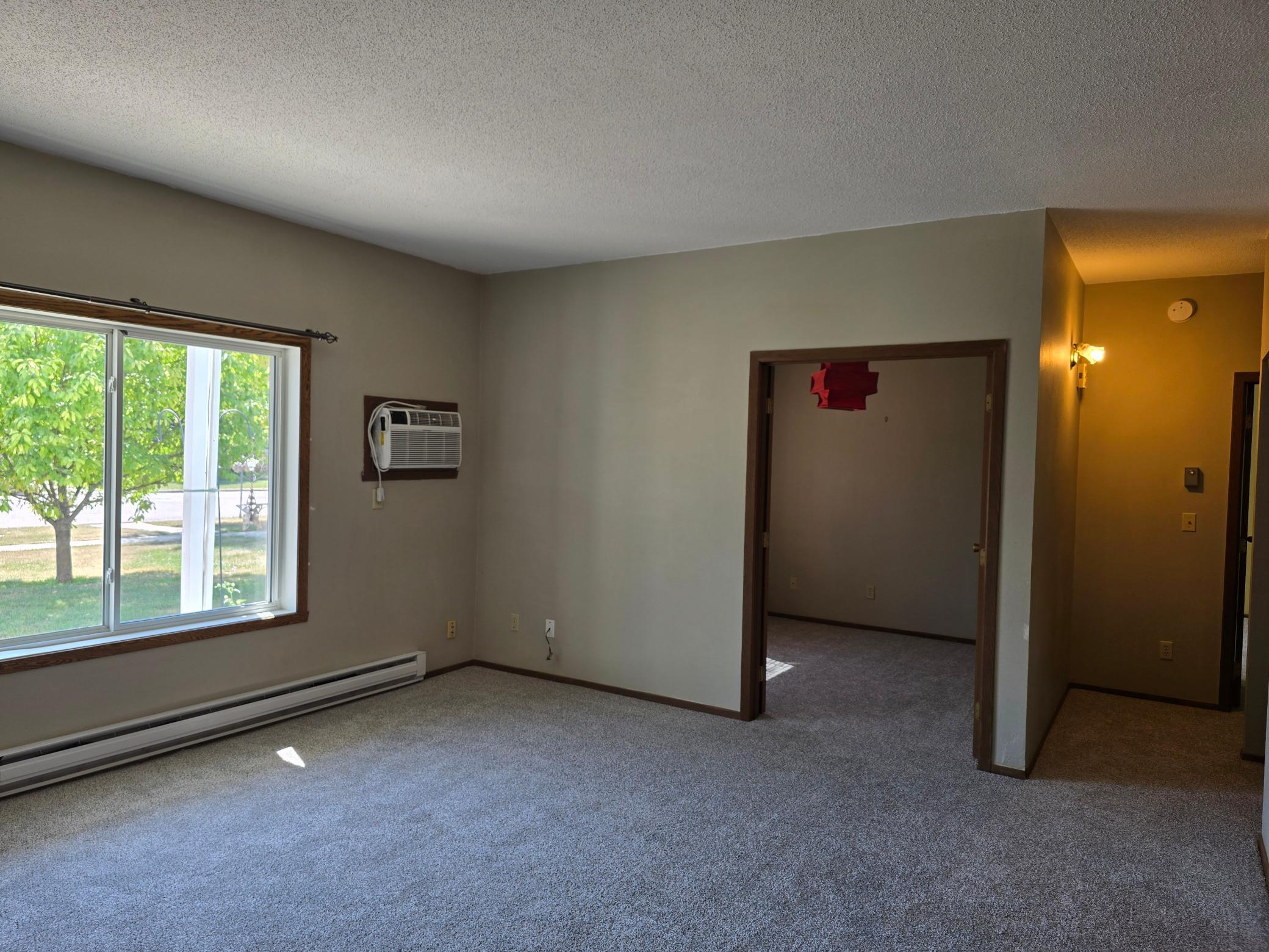 1985 condo for sale at 1727 27th Avenue S in Fargo, ND — 2 bed, 1 bath (photo 2 of 14)