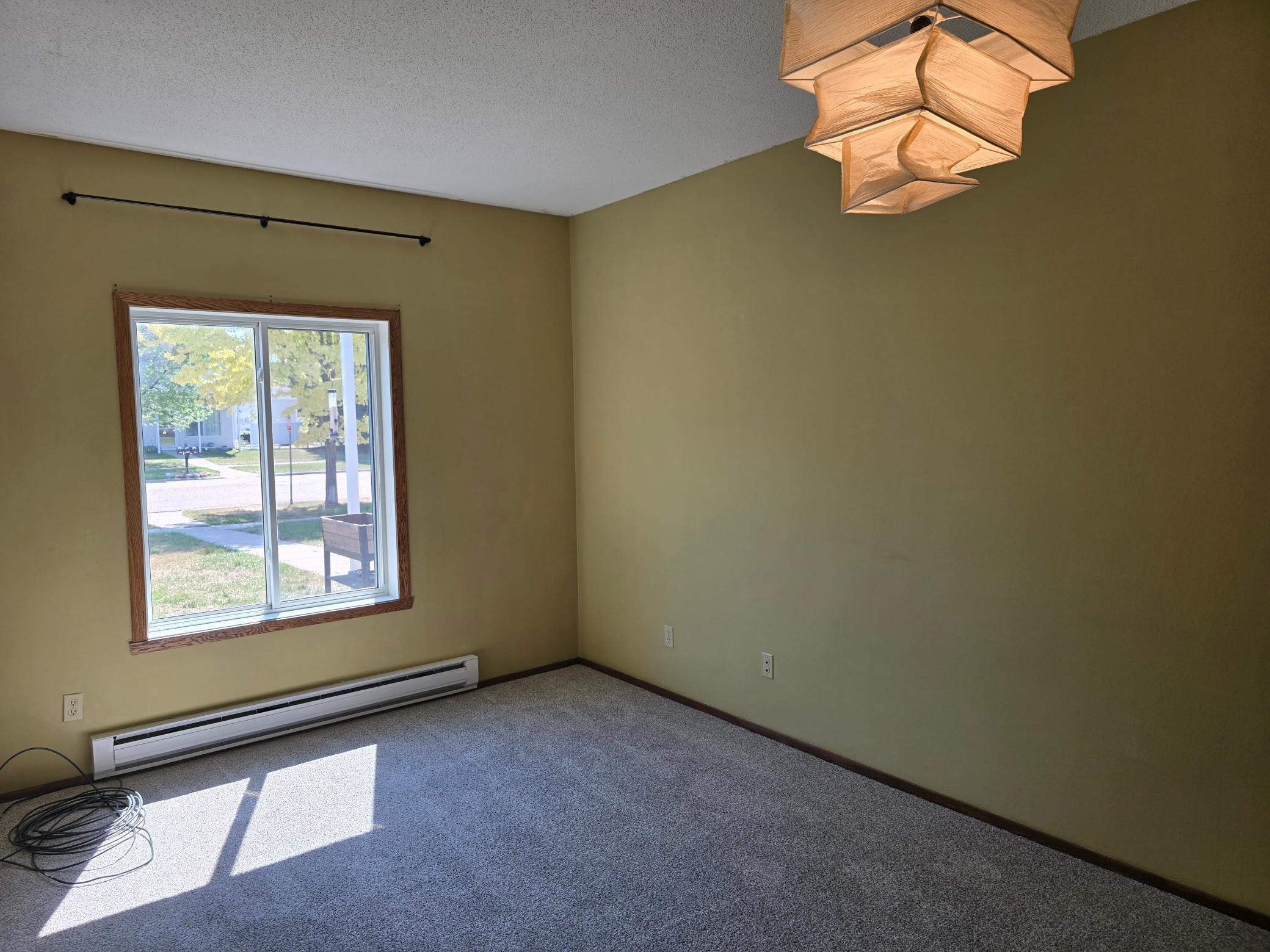 1985 condo for sale at 1727 27th Avenue S in Fargo, ND — 2 bed, 1 bath (photo 6 of 14)