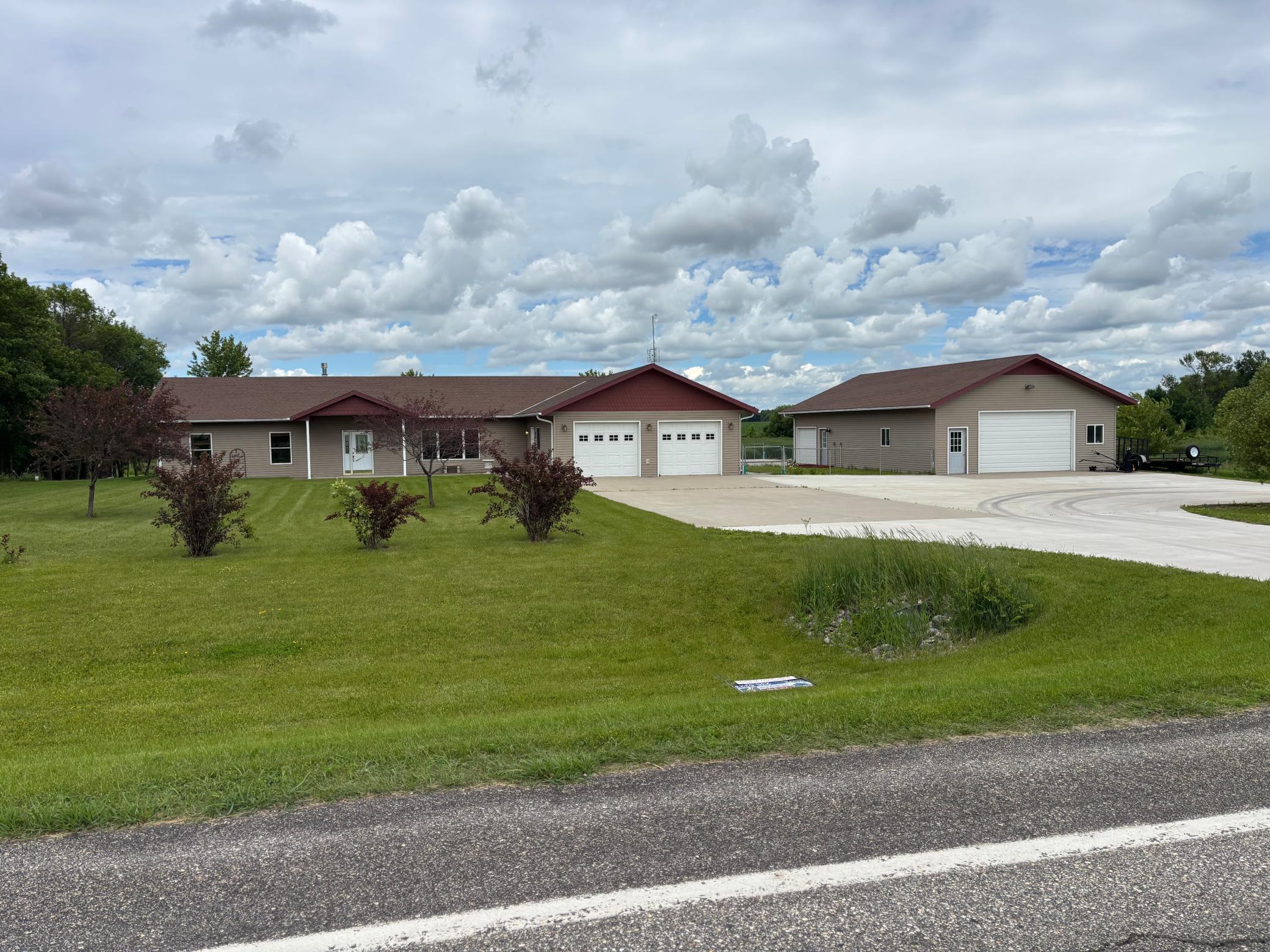 2010 single family home for sale at 22768 N 28th Avenue N in Hawley, MN — 4 bed, 3 bath (photo 2 of 74)