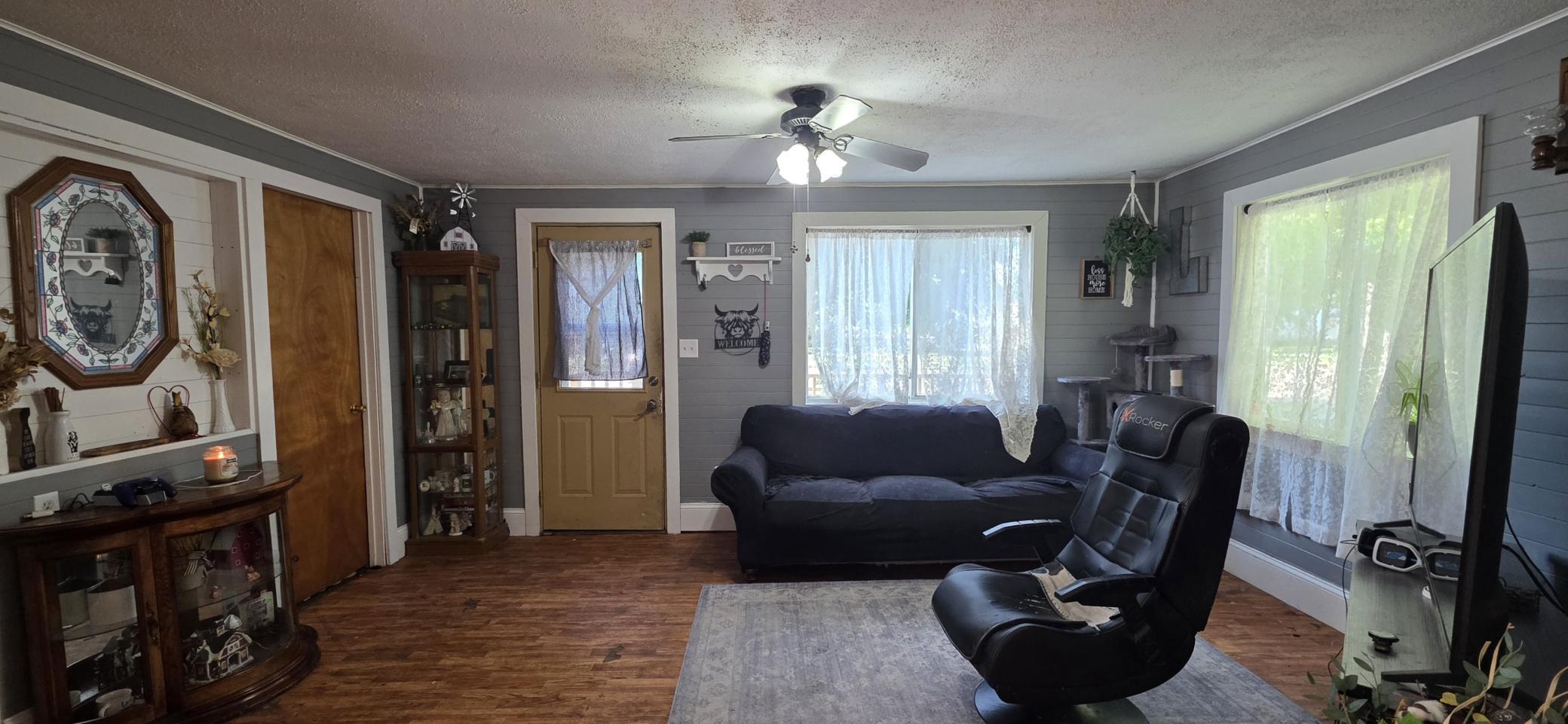 1920 single family home for sale at 805 4th Street NE in Valley City, ND — 2 bed, 1 bath (photo 2 of 24)