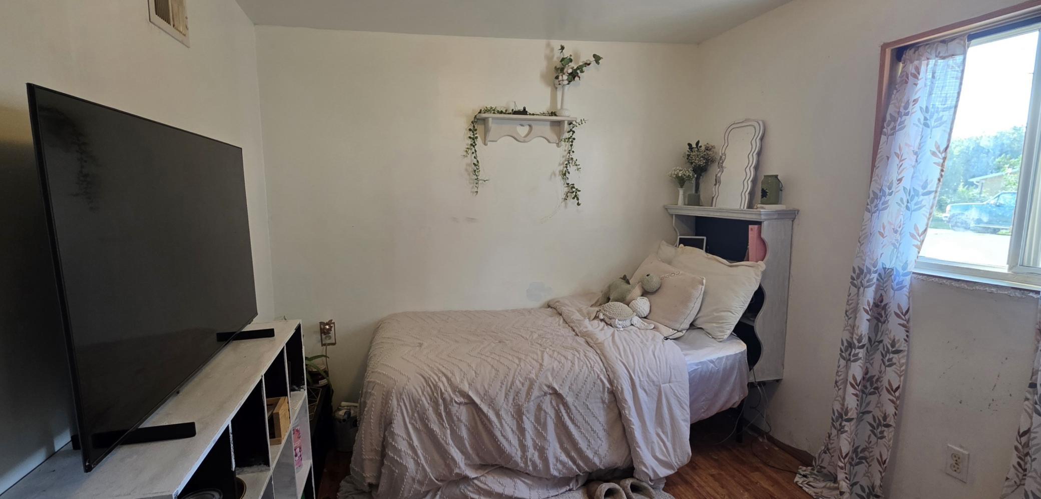 1920 single family home for sale at 805 4th Street NE in Valley City, ND — 2 bed, 1 bath (photo 13 of 24)