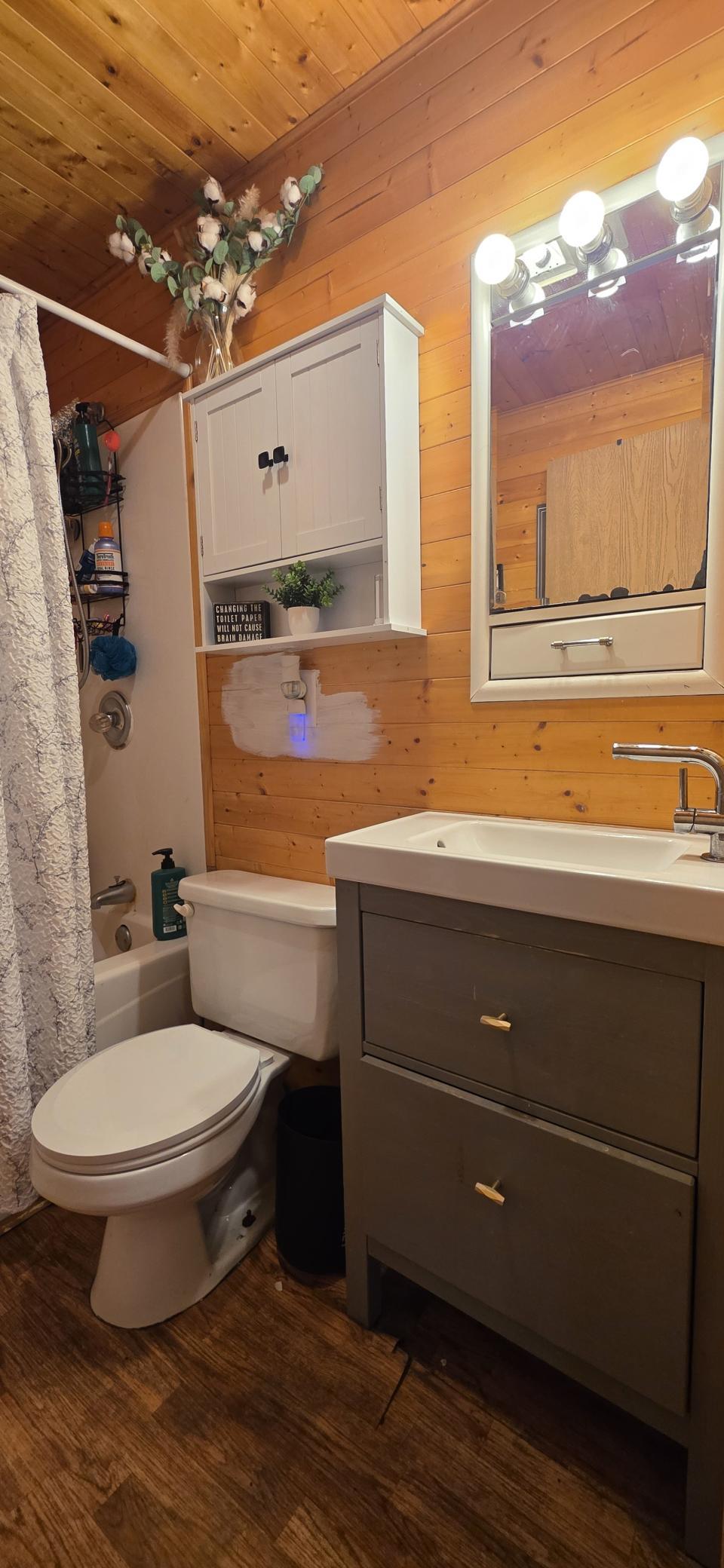 1920 single family home for sale at 805 4th Street NE in Valley City, ND — 2 bed, 1 bath (photo 16 of 24)