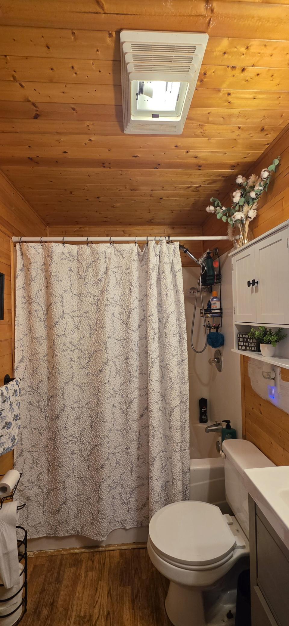 1920 single family home for sale at 805 4th Street NE in Valley City, ND — 2 bed, 1 bath (photo 17 of 24)