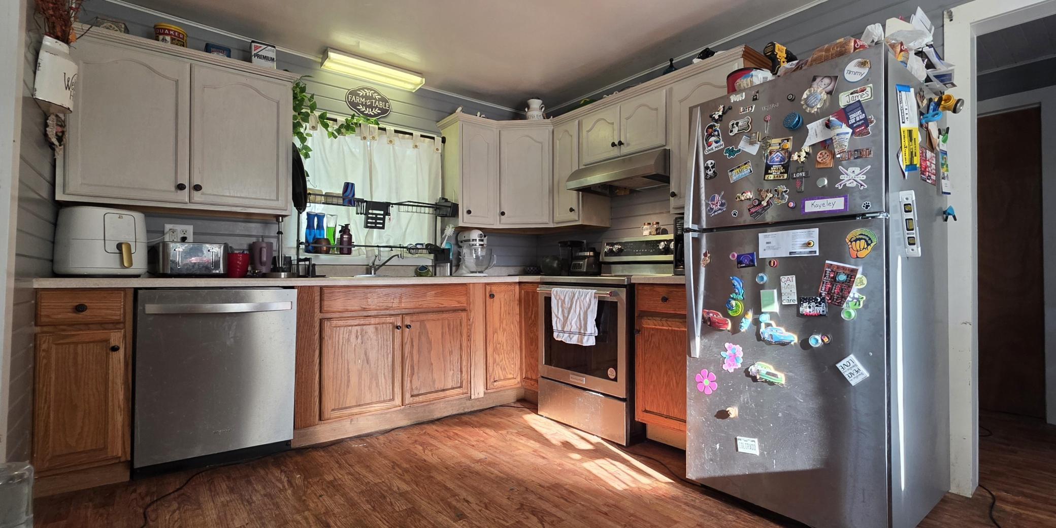 1920 single family home for sale at 805 4th Street NE in Valley City, ND — 2 bed, 1 bath (photo 7 of 24)