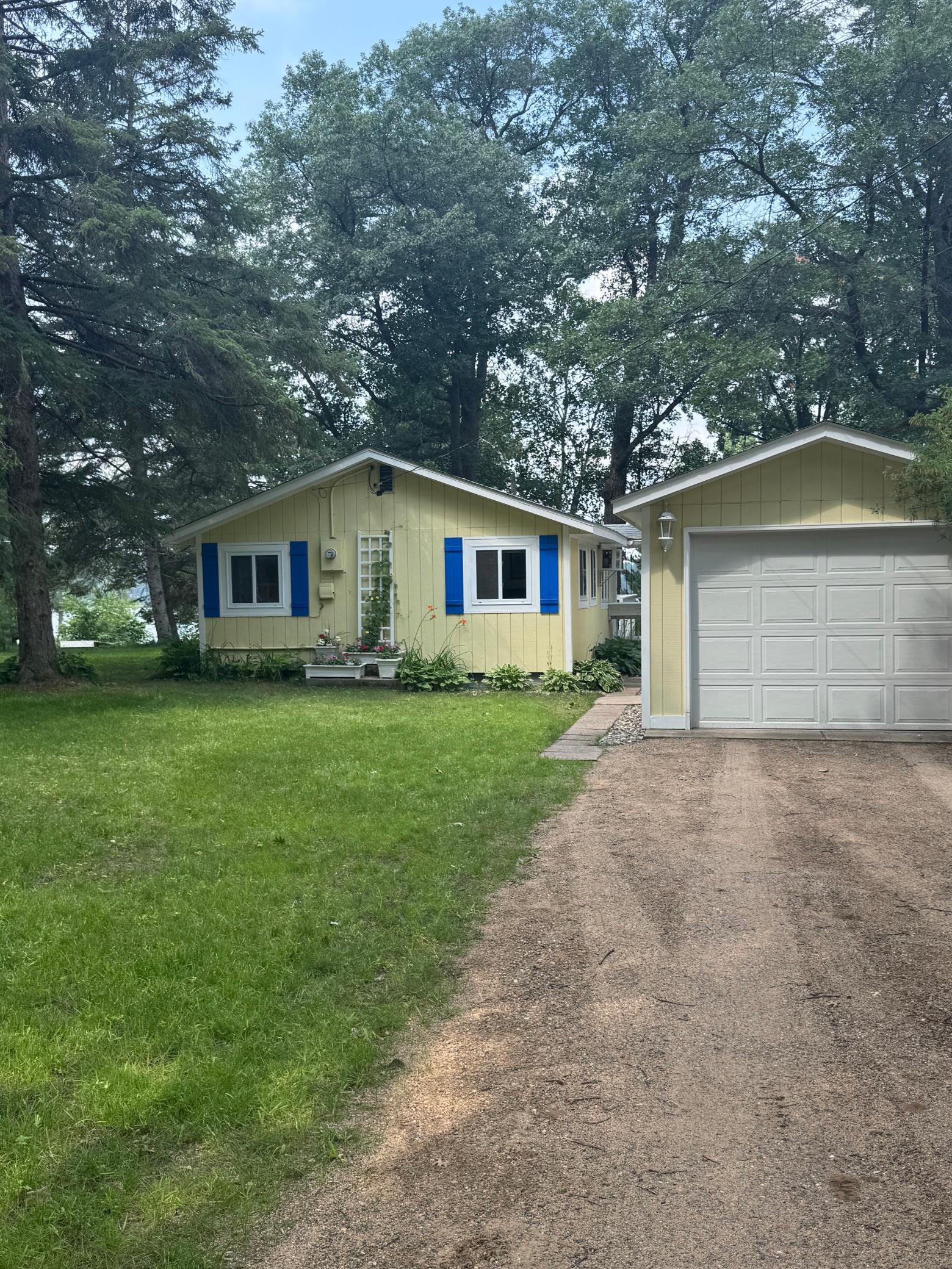 1979 single family home for sale at 26713 Pelican Beach Road in Merrifield, MN — 2 bed, 1 bath (photo 7 of 19)