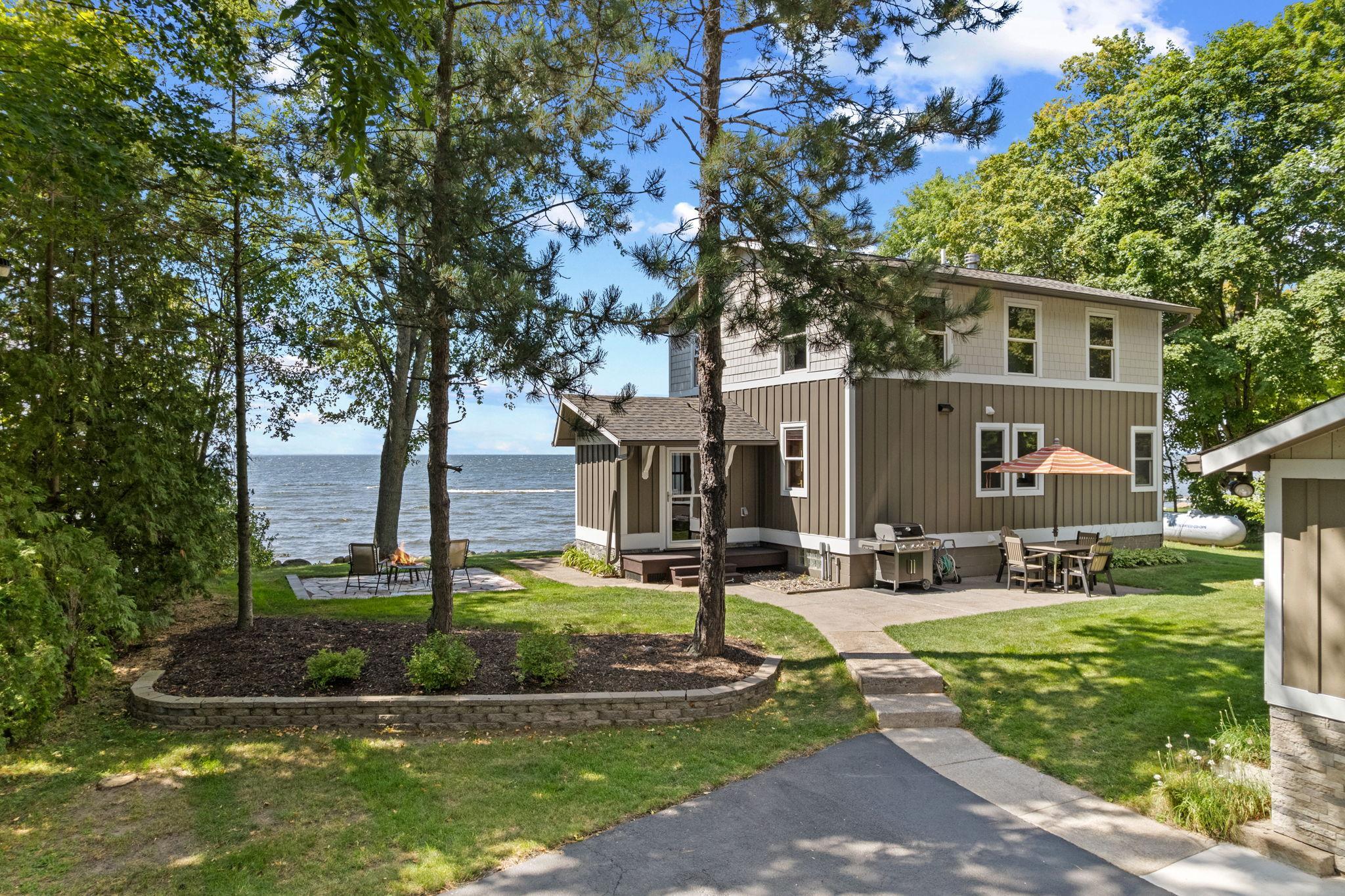 1954 single family home for sale at 16405 328th Avenue in Isle, MN — 3 bed, 3 bath (photo 5 of 50)