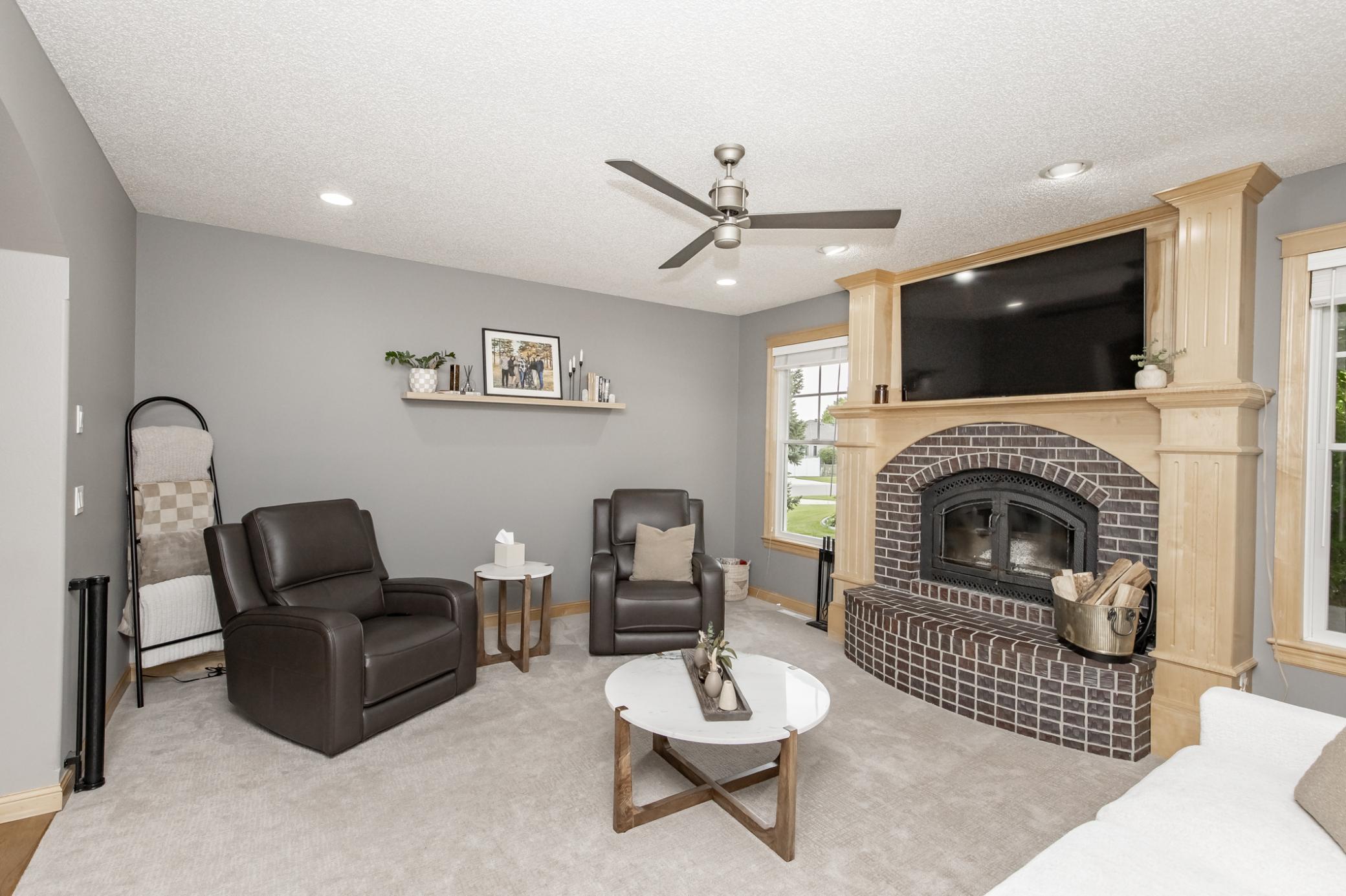 2002 single family home for sale at 461 20th Avenue E in West Fargo, ND — 5 bed, 4 bath (photo 11 of 112)