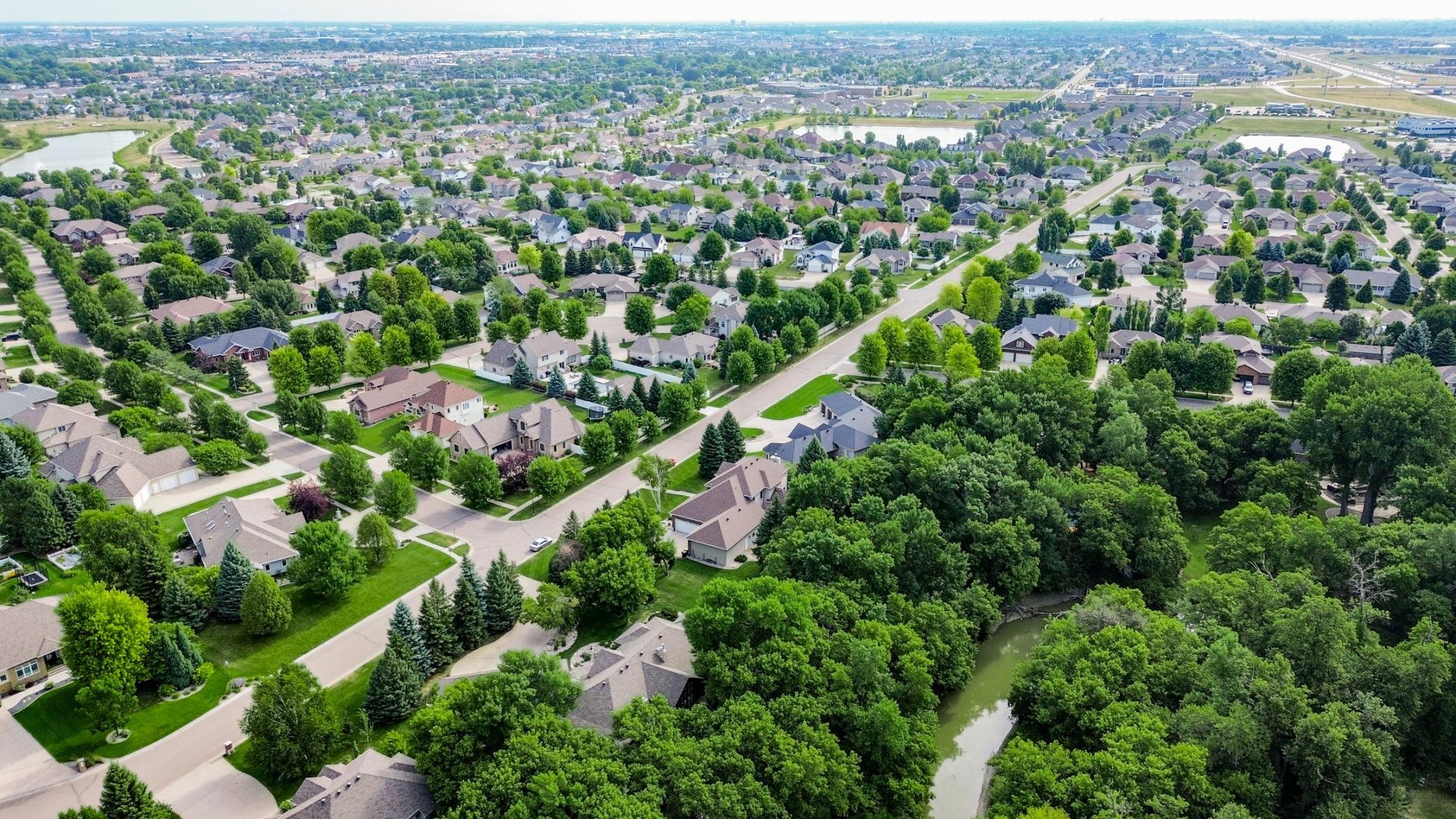 2002 single family home for sale at 461 20th Avenue E in West Fargo, ND — 5 bed, 4 bath (photo 102 of 112)