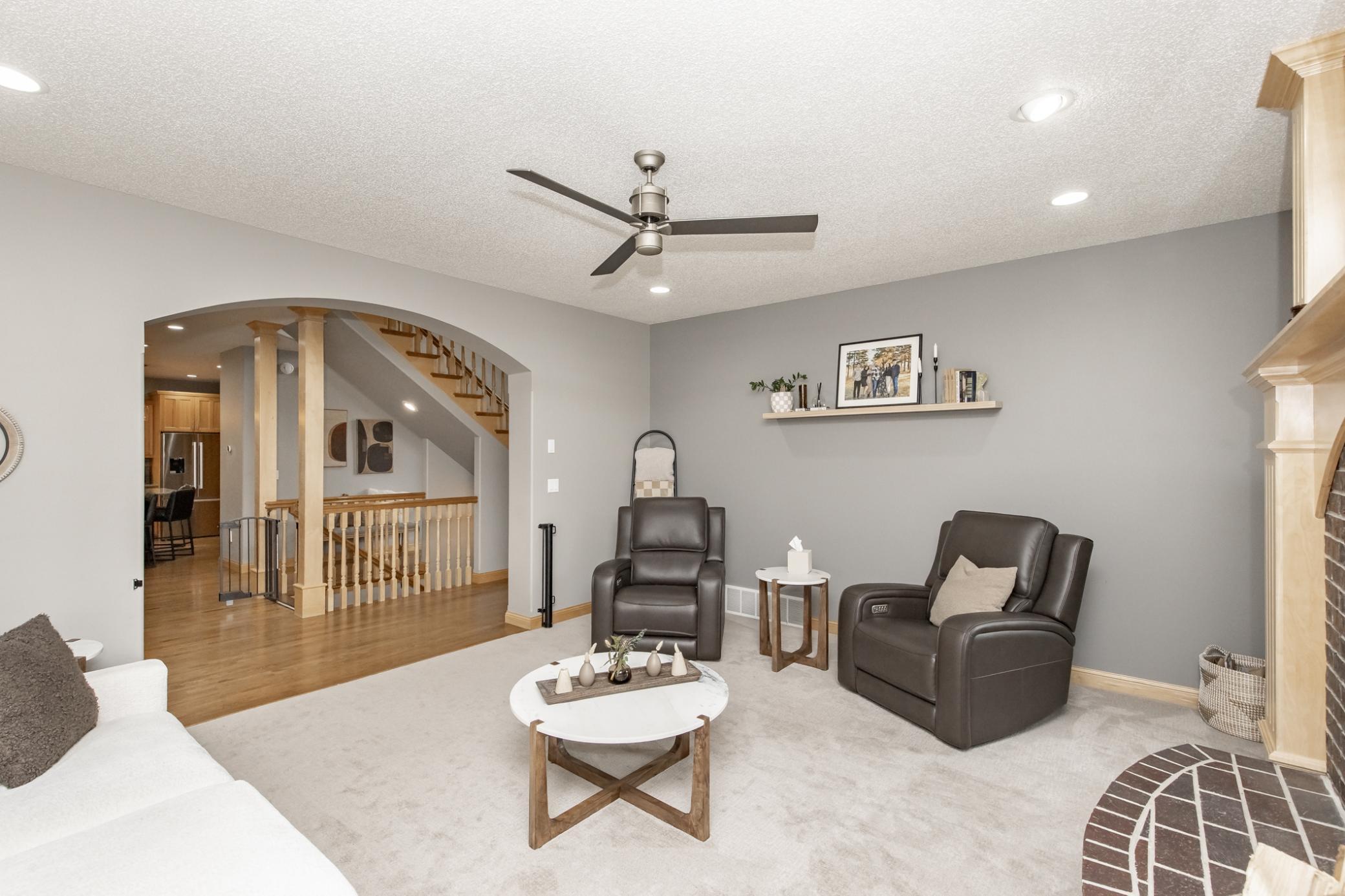 2002 single family home for sale at 461 20th Avenue E in West Fargo, ND — 5 bed, 4 bath (photo 12 of 112)