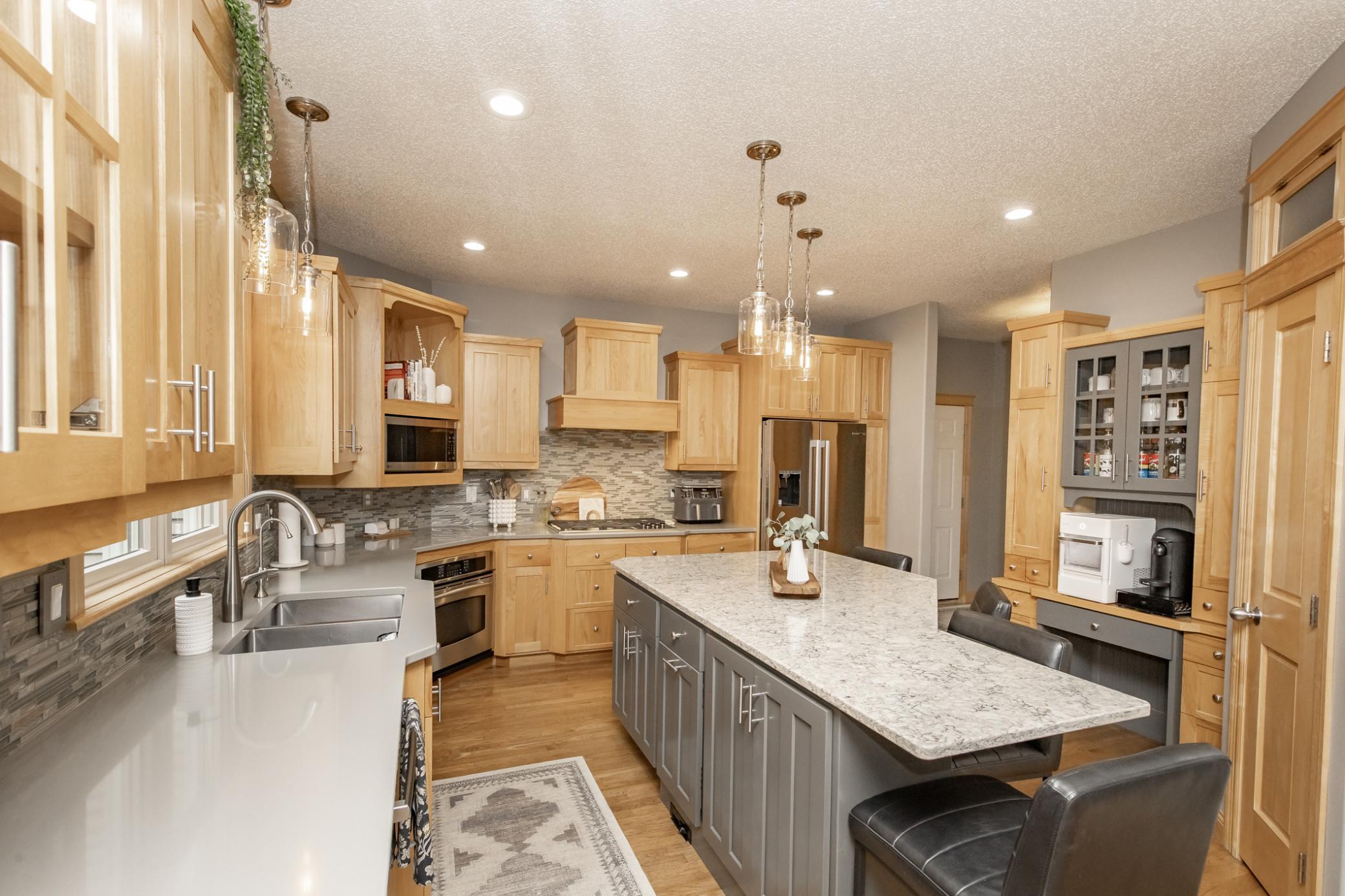 2002 single family home for sale at 461 20th Avenue E in West Fargo, ND — 5 bed, 4 bath (photo 20 of 112)