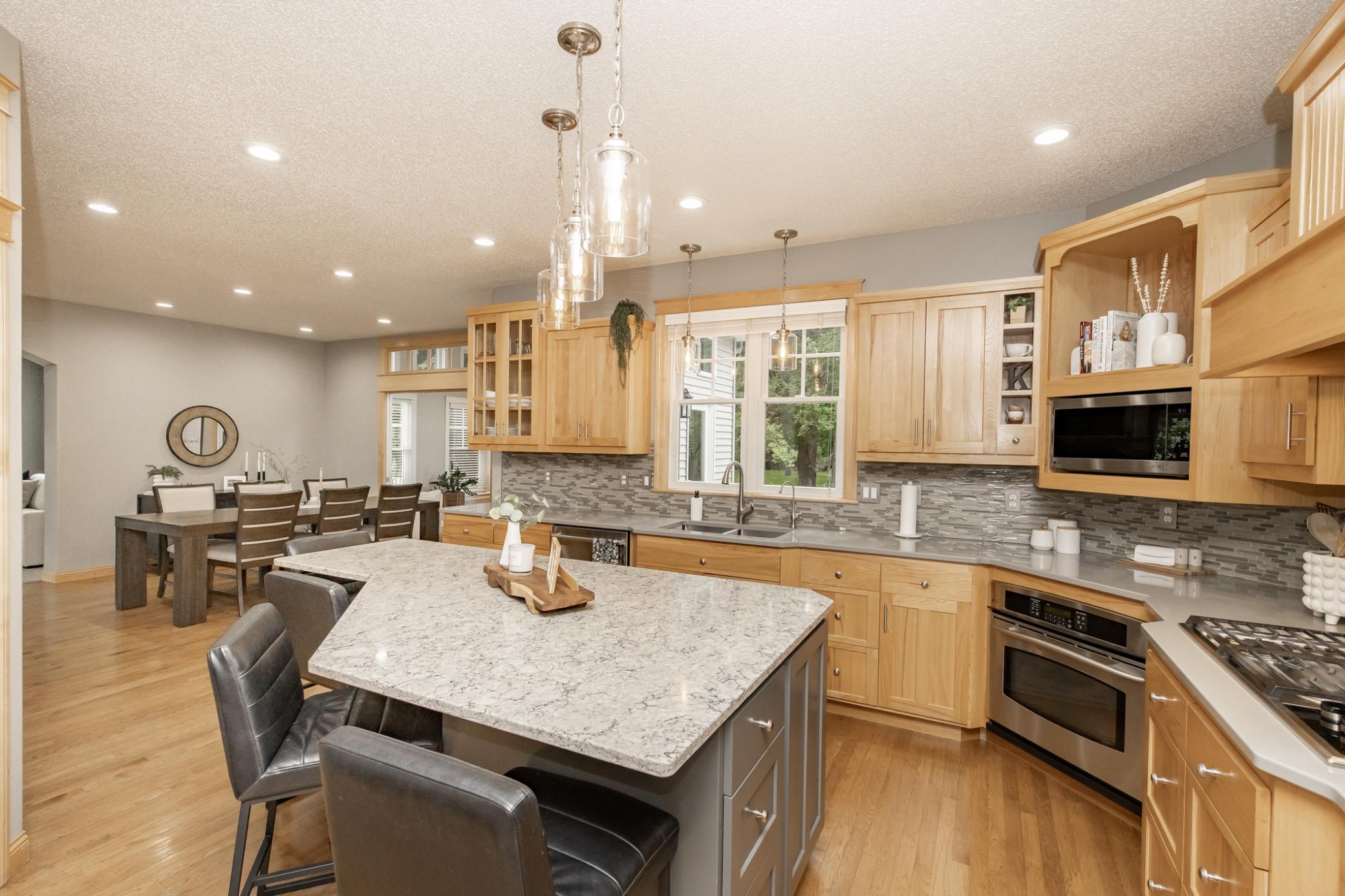 2002 single family home for sale at 461 20th Avenue E in West Fargo, ND — 5 bed, 4 bath (photo 22 of 112)