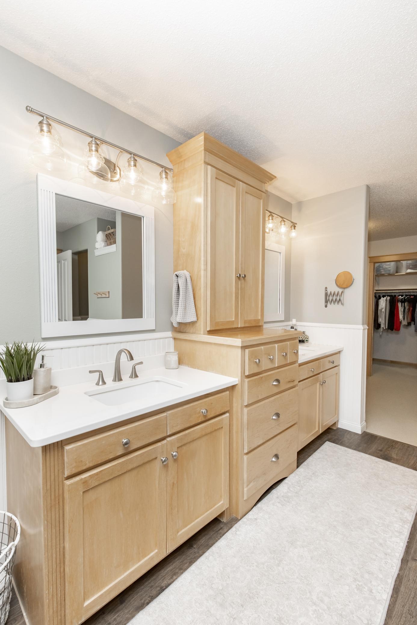 2002 single family home for sale at 461 20th Avenue E in West Fargo, ND — 5 bed, 4 bath (photo 39 of 112)