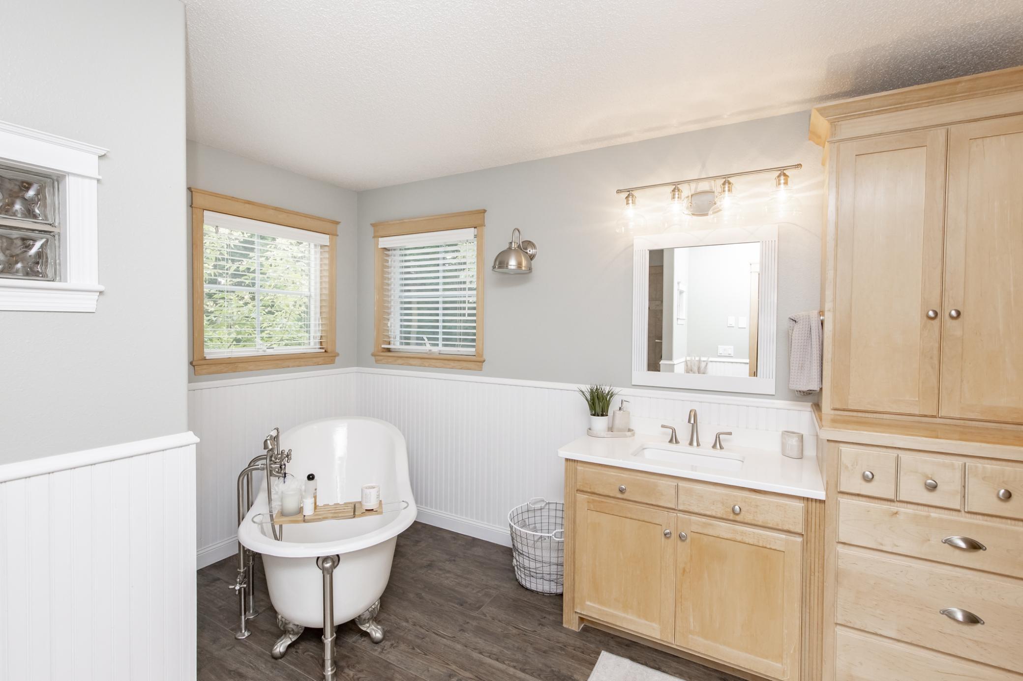 2002 single family home for sale at 461 20th Avenue E in West Fargo, ND — 5 bed, 4 bath (photo 40 of 112)