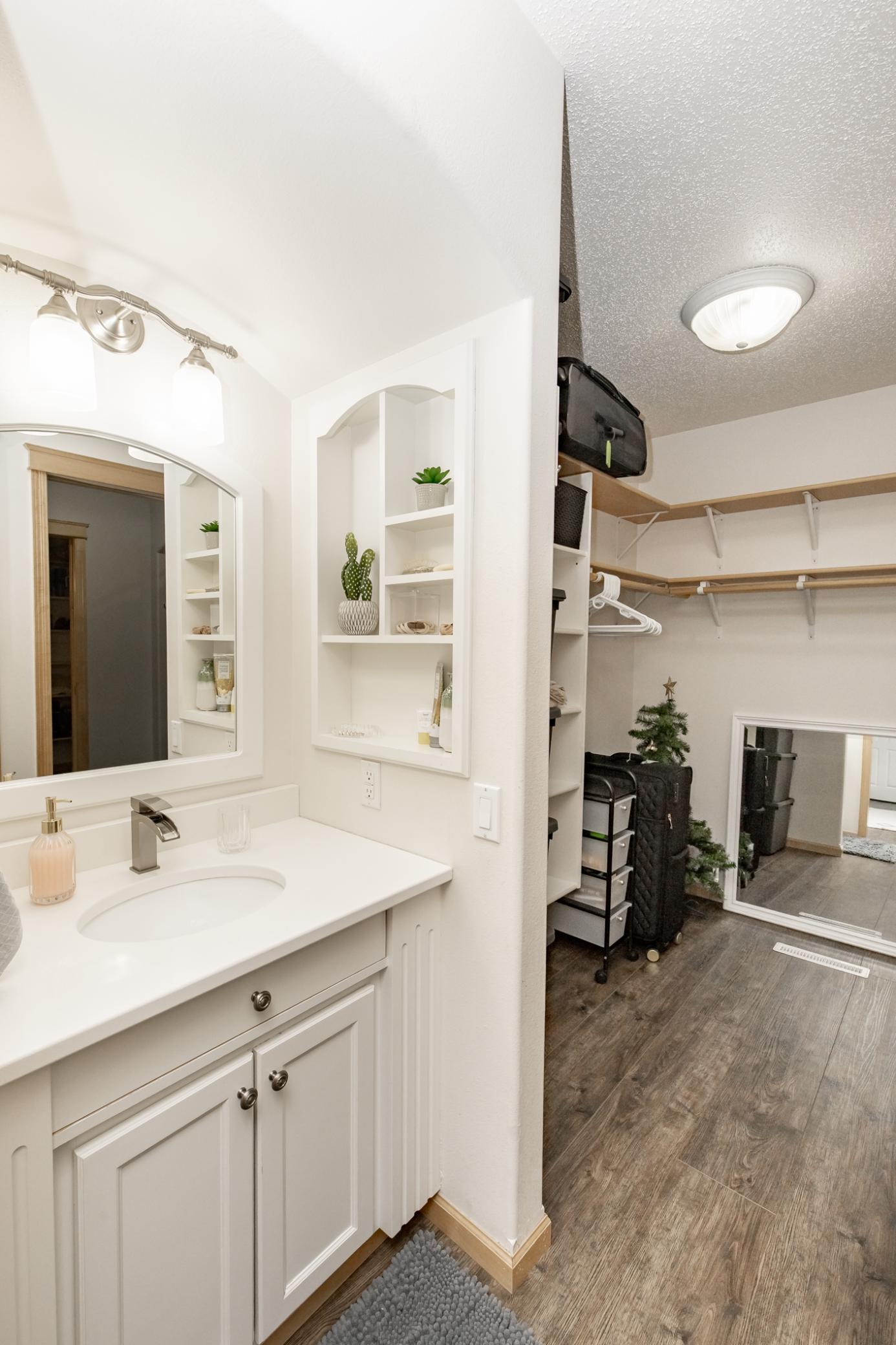2002 single family home for sale at 461 20th Avenue E in West Fargo, ND — 5 bed, 4 bath (photo 51 of 112)