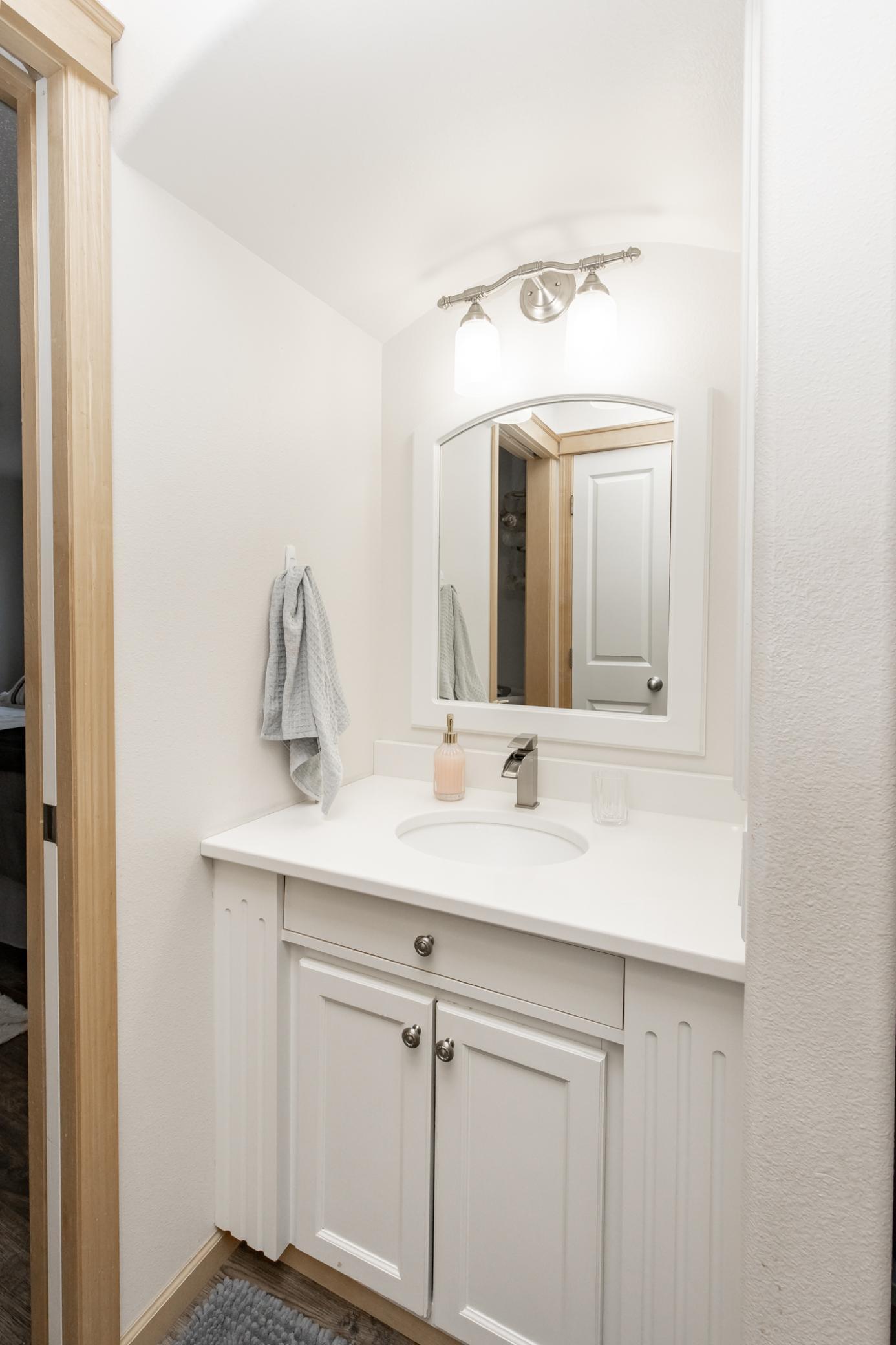 2002 single family home for sale at 461 20th Avenue E in West Fargo, ND — 5 bed, 4 bath (photo 52 of 112)