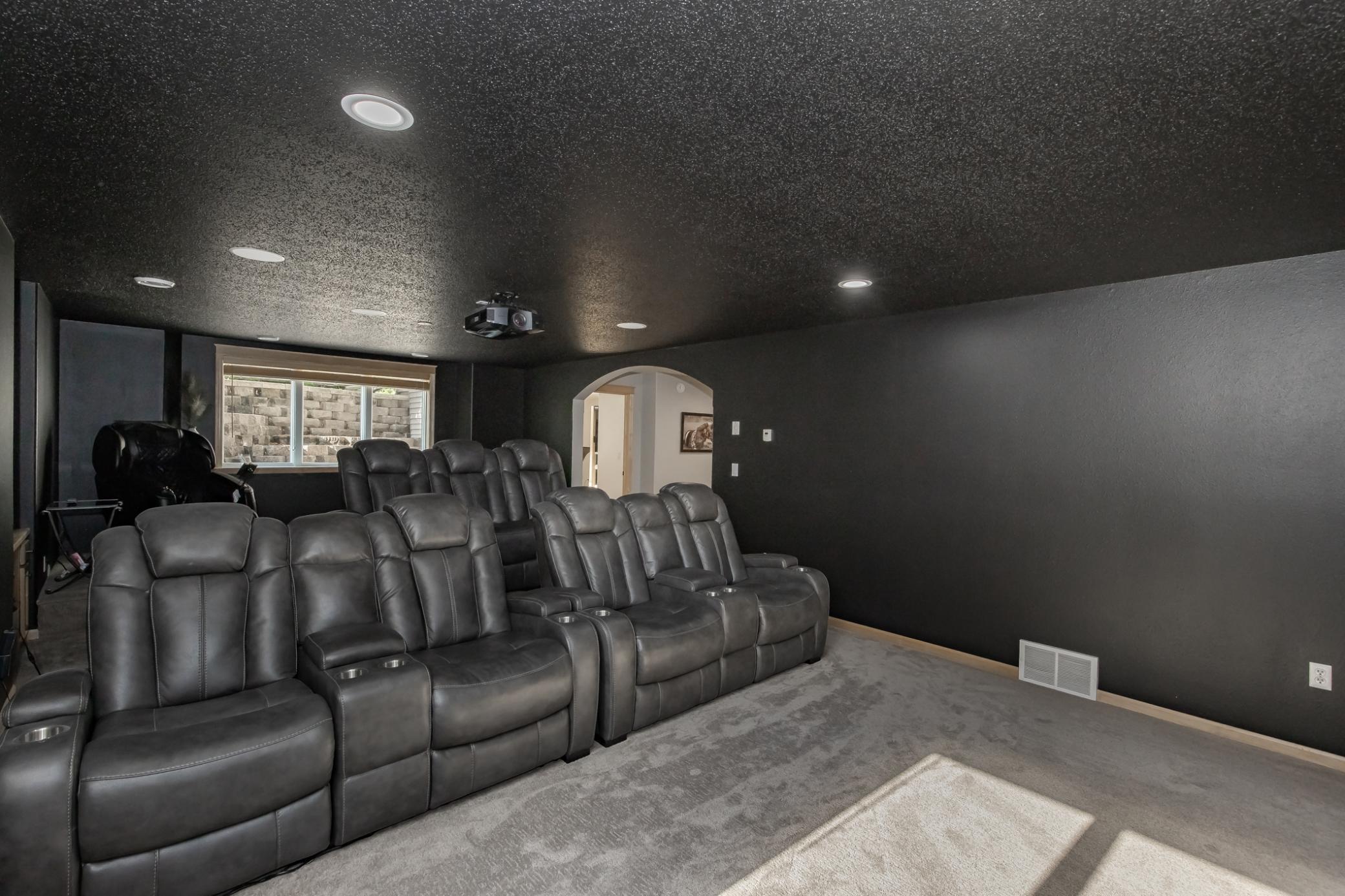 2002 single family home for sale at 461 20th Avenue E in West Fargo, ND — 5 bed, 4 bath (photo 63 of 112)