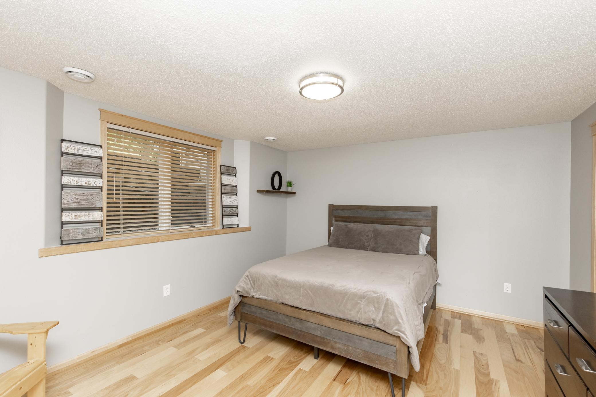 2002 single family home for sale at 461 20th Avenue E in West Fargo, ND — 5 bed, 4 bath (photo 65 of 112)
