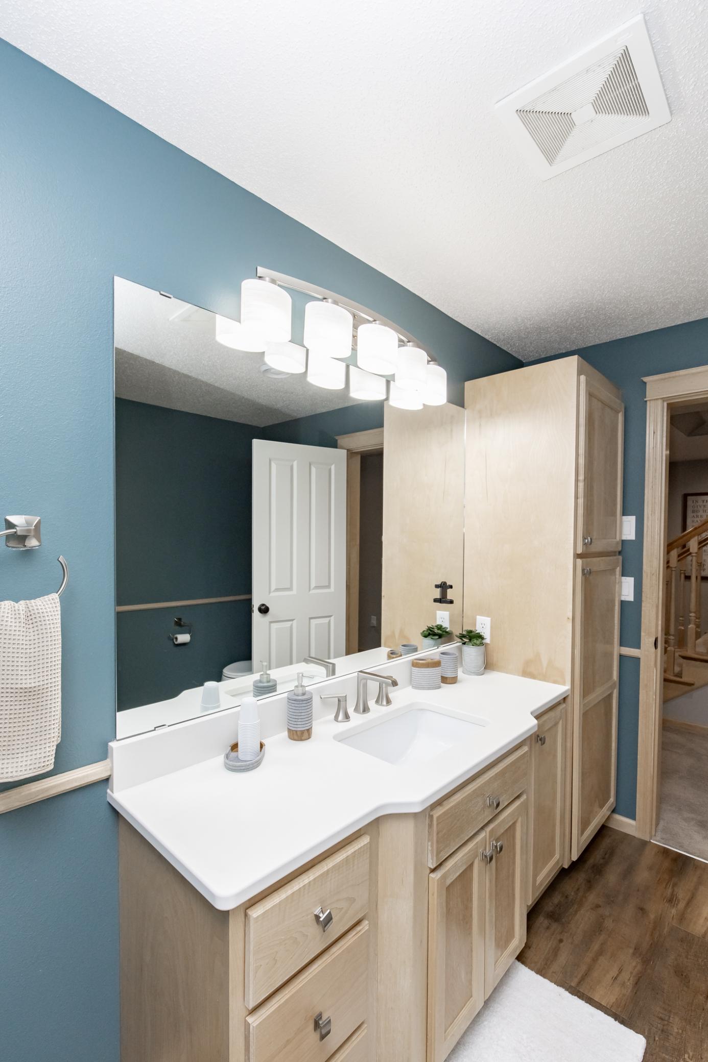 2002 single family home for sale at 461 20th Avenue E in West Fargo, ND — 5 bed, 4 bath (photo 73 of 112)