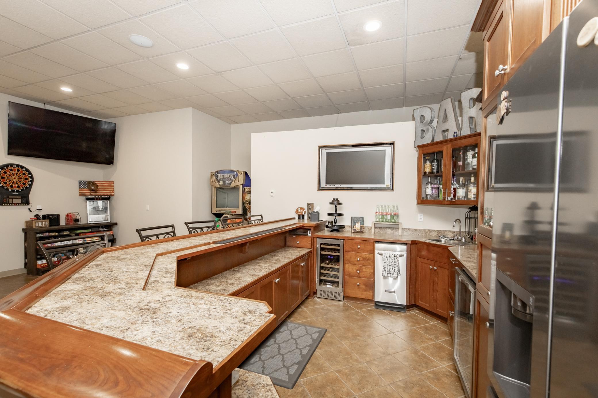 2002 single family home for sale at 461 20th Avenue E in West Fargo, ND — 5 bed, 4 bath (photo 85 of 112)