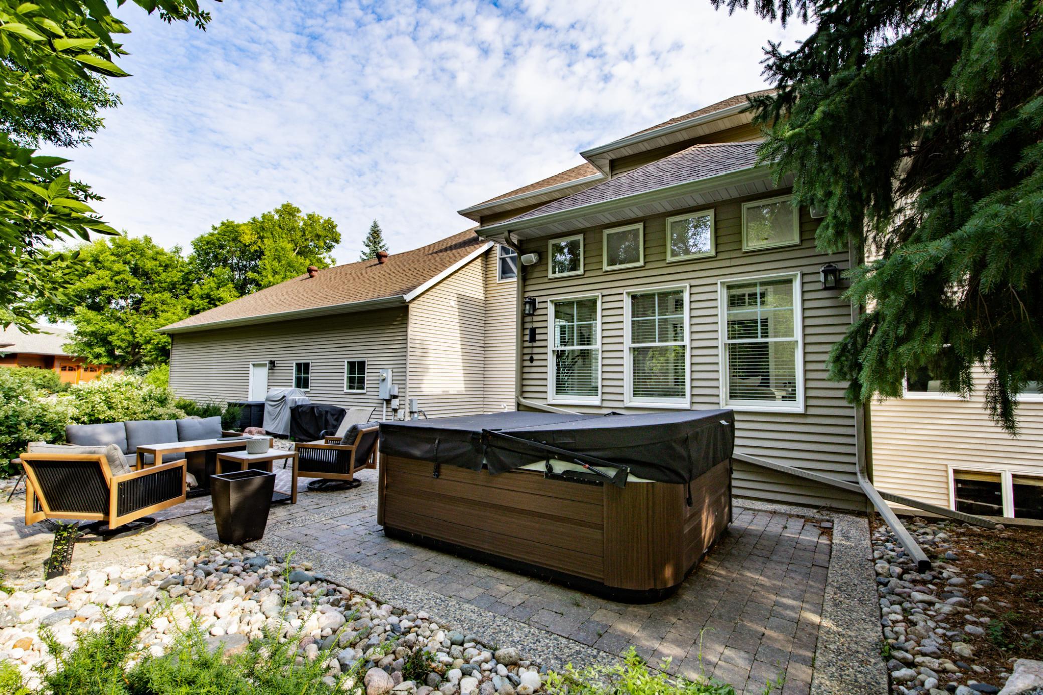2002 single family home for sale at 461 20th Avenue E in West Fargo, ND — 5 bed, 4 bath (photo 88 of 112)