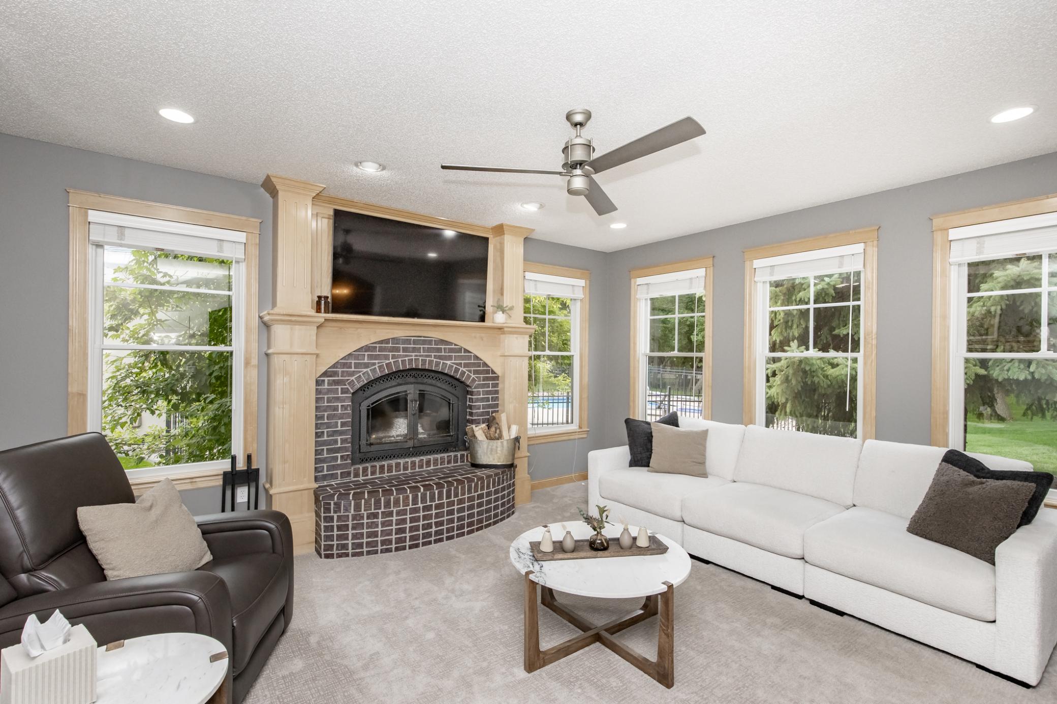 2002 single family home for sale at 461 20th Avenue E in West Fargo, ND — 5 bed, 4 bath (photo 10 of 112)