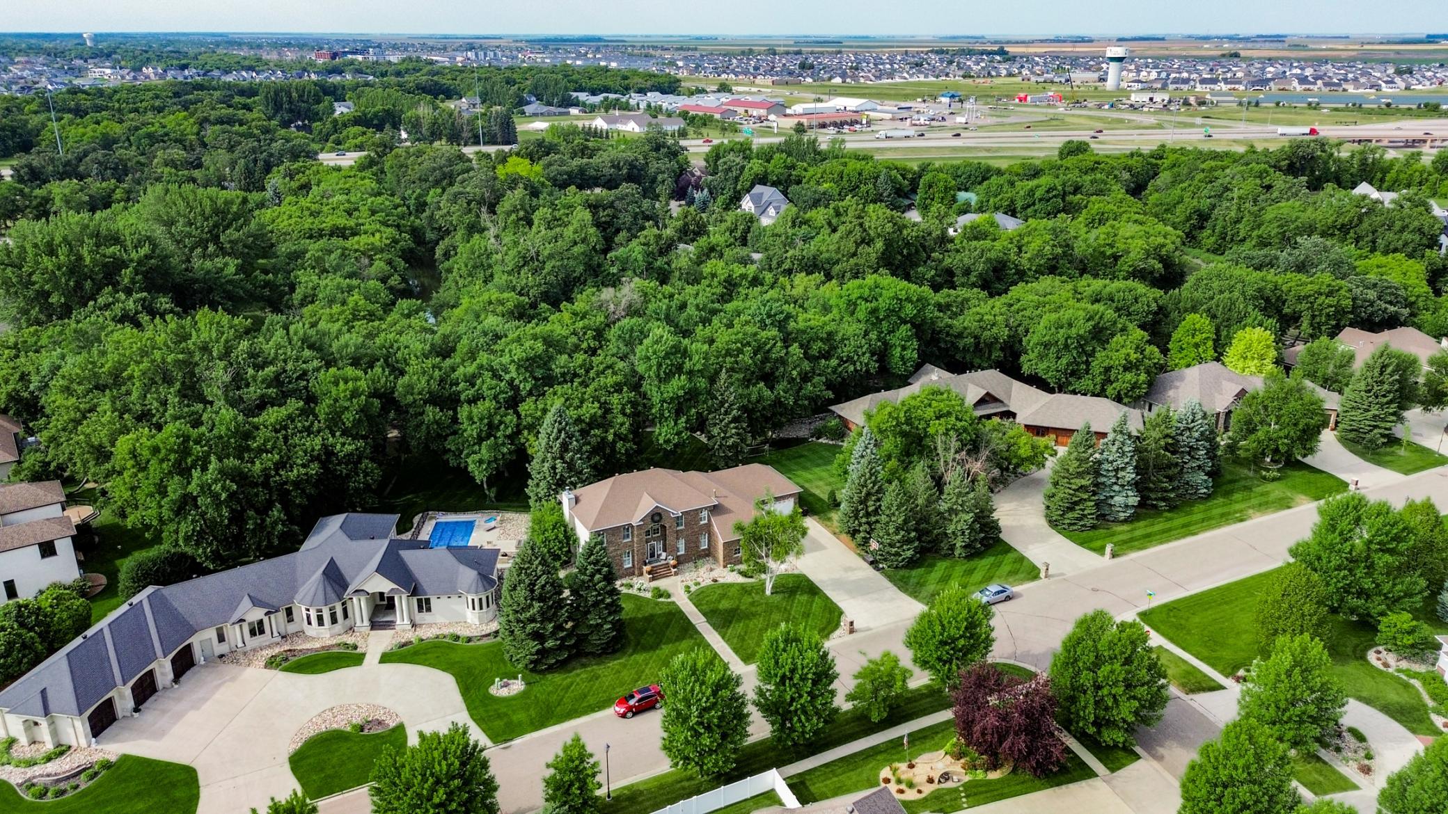 2002 single family home for sale at 461 20th Avenue E in West Fargo, ND — 5 bed, 4 bath (photo 99 of 112)