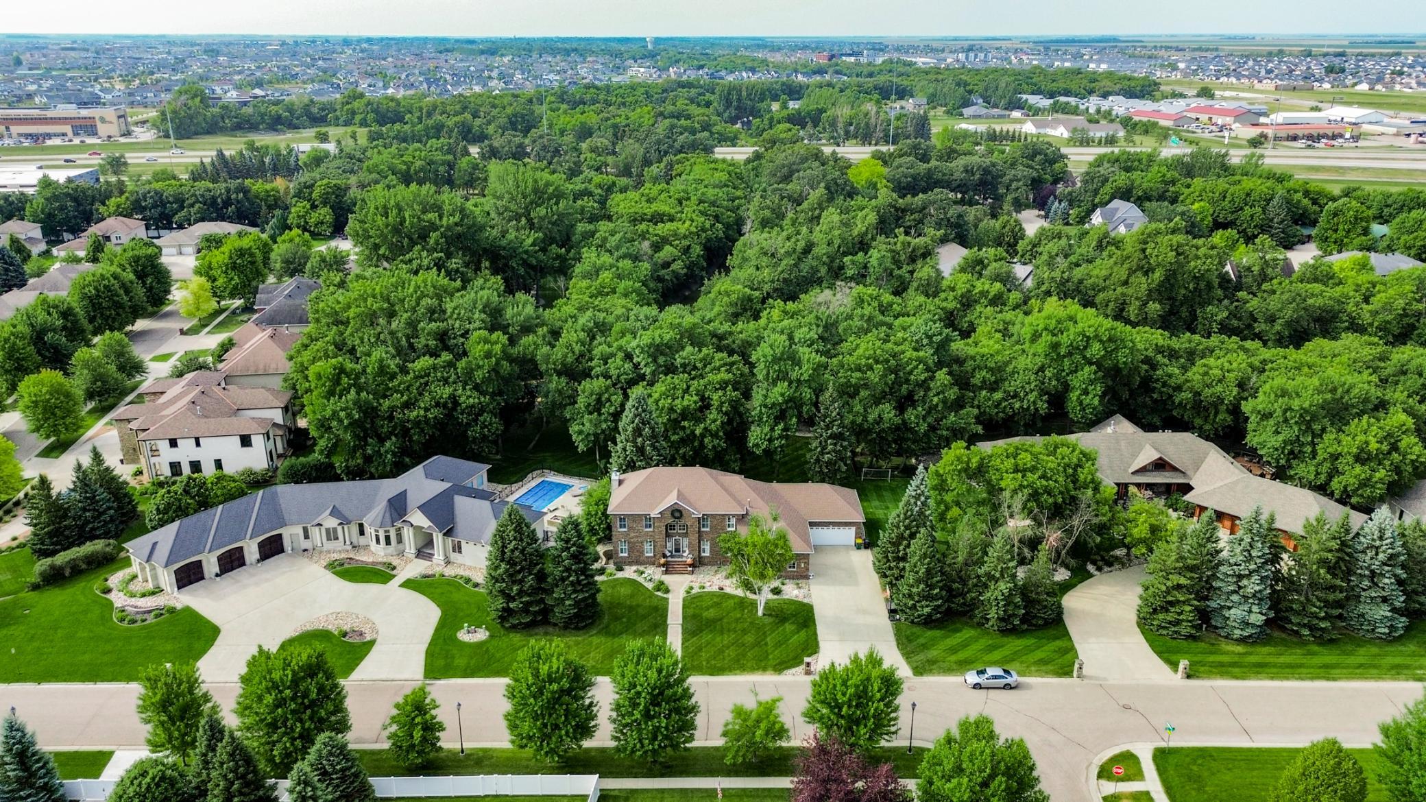 2002 single family home for sale at 461 20th Avenue E in West Fargo, ND — 5 bed, 4 bath (photo 100 of 112)